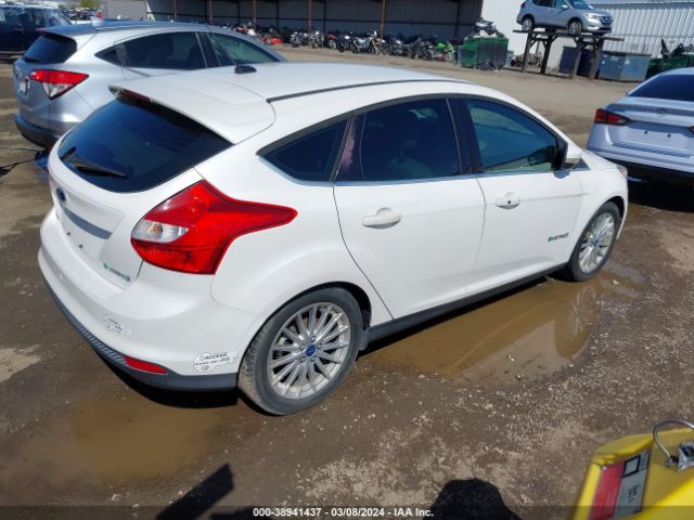 Photo 3 VIN: 1FAHP3R47CL363877 - FORD FOCUS 