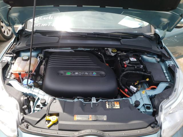 Photo 6 VIN: 1FAHP3R48CL333822 - FORD FOCUS BEV 