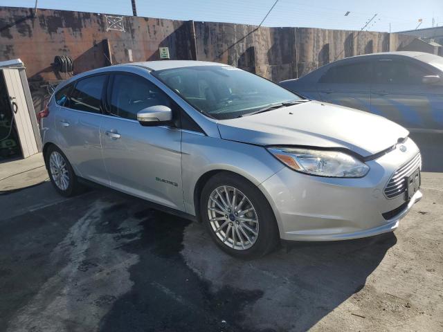 Photo 3 VIN: 1FAHP3R4XCL411579 - FORD FOCUS BEV 