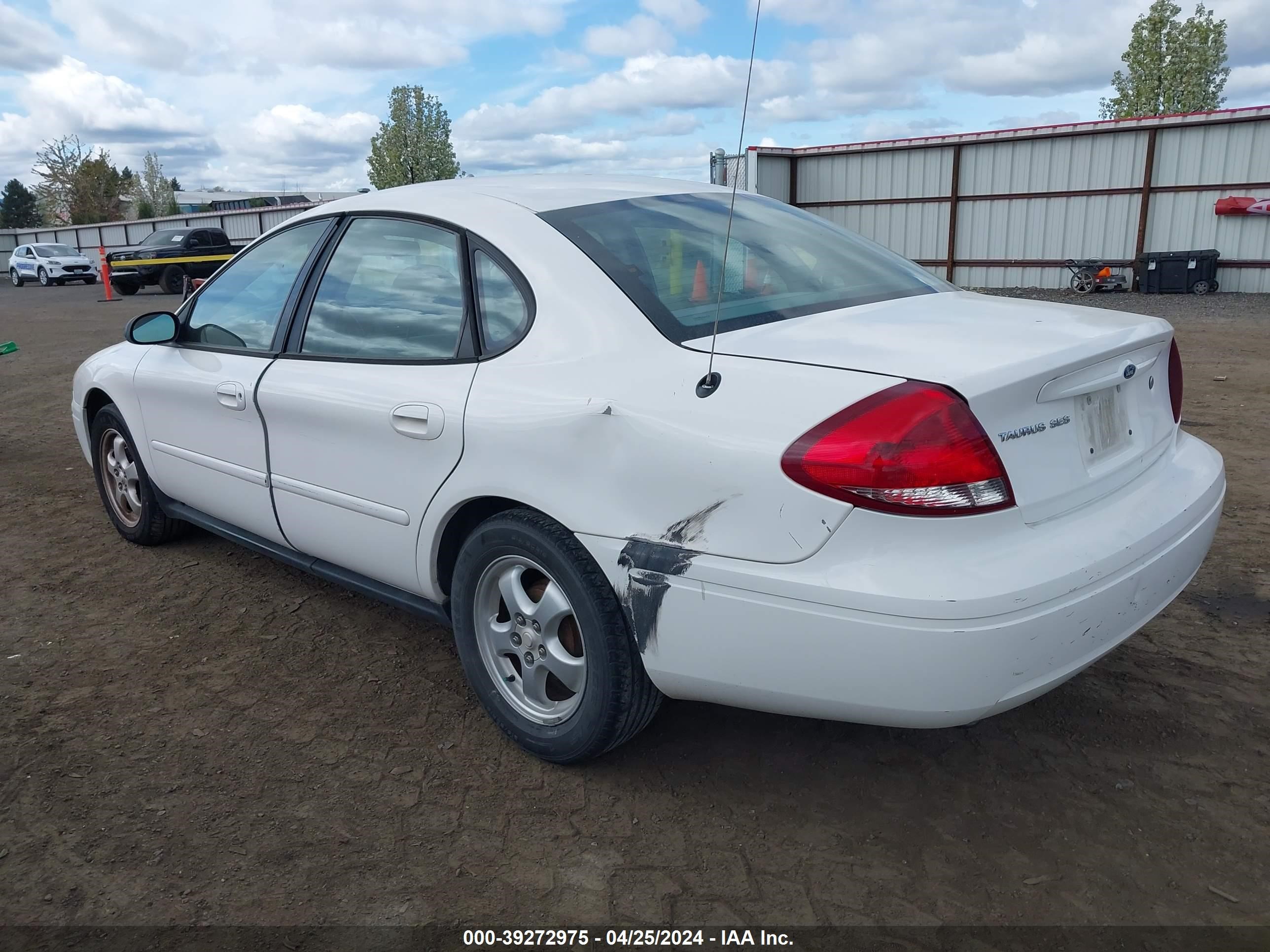 Photo 2 VIN: 1FAHP55U24G188675 - FORD TAURUS 