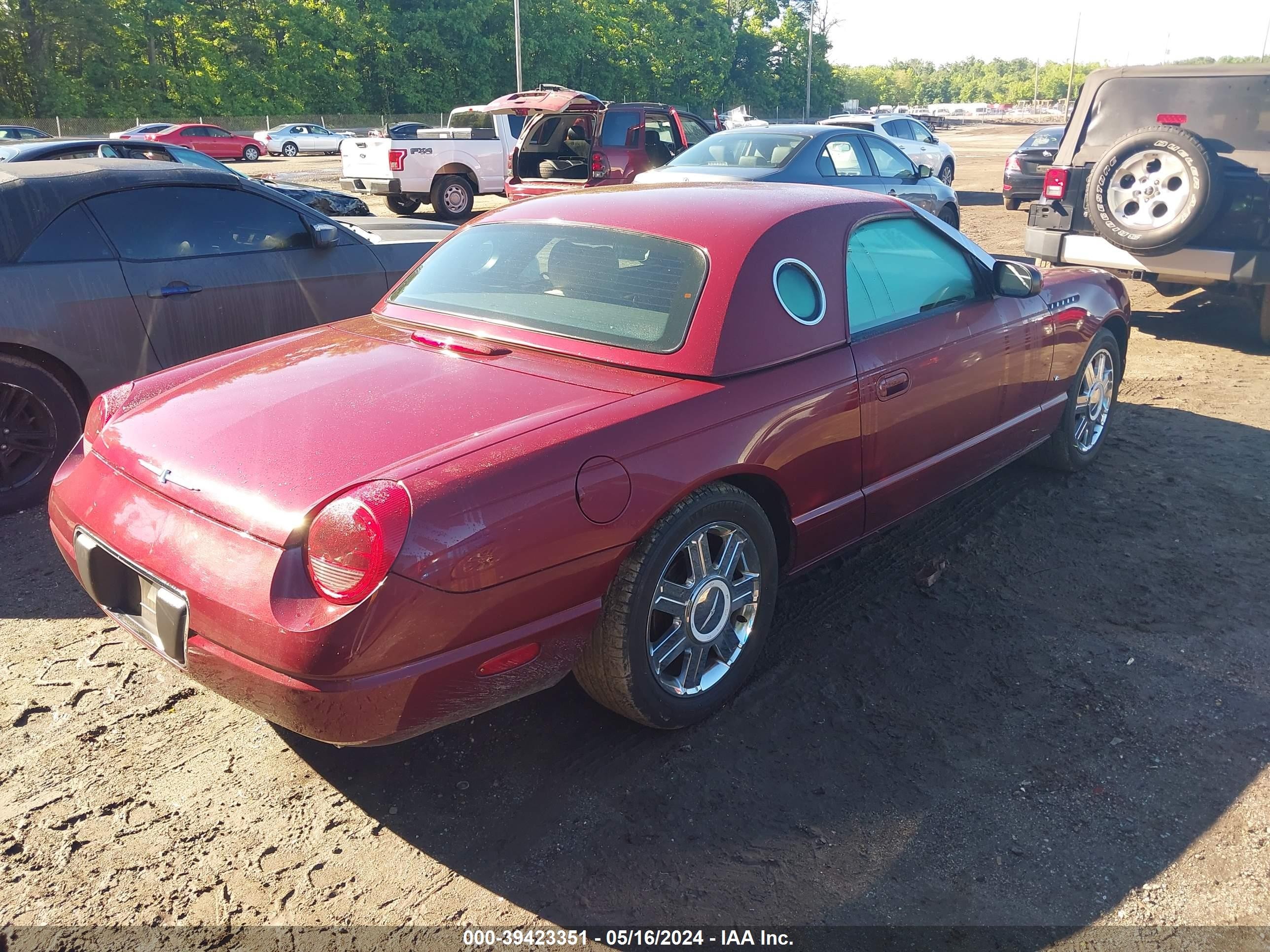 Photo 3 VIN: 1FAHP60A04Y103376 - FORD THUNDERBIRD 