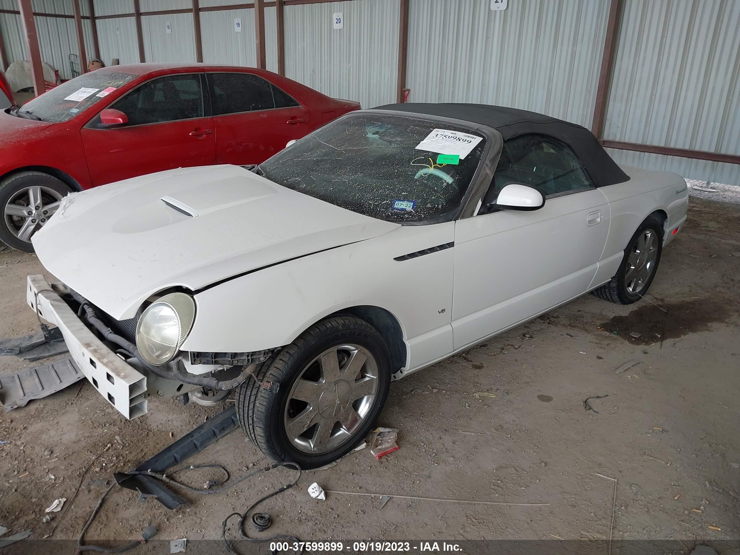 Photo 1 VIN: 1FAHP60A13Y107273 - FORD THUNDERBIRD 