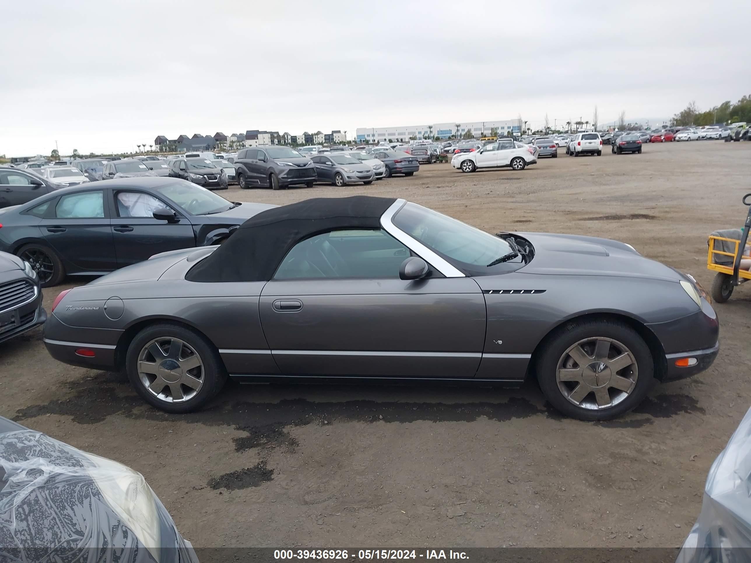 Photo 11 VIN: 1FAHP60A23Y114734 - FORD THUNDERBIRD 