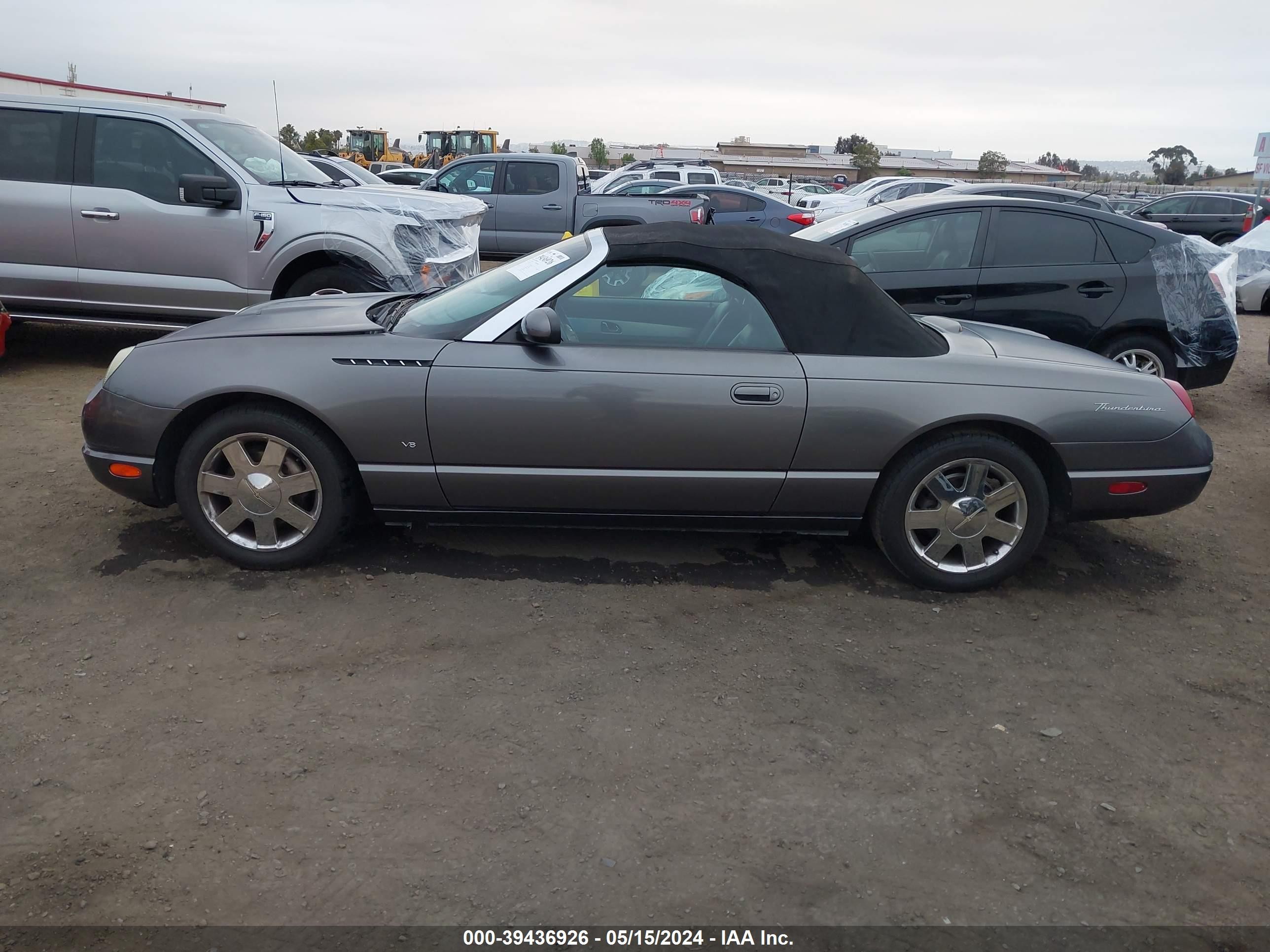 Photo 12 VIN: 1FAHP60A23Y114734 - FORD THUNDERBIRD 