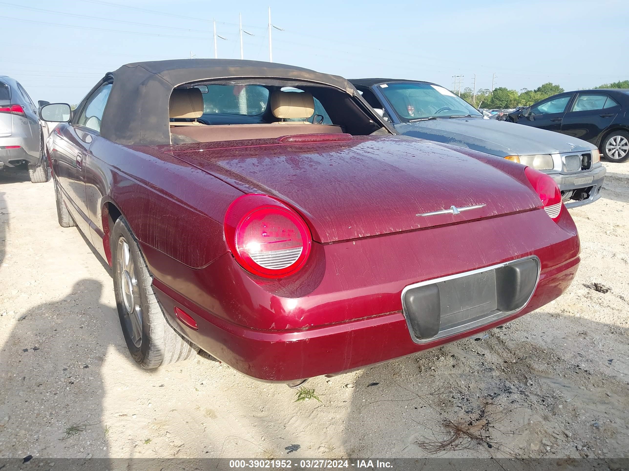 Photo 2 VIN: 1FAHP60A34Y104229 - FORD THUNDERBIRD 