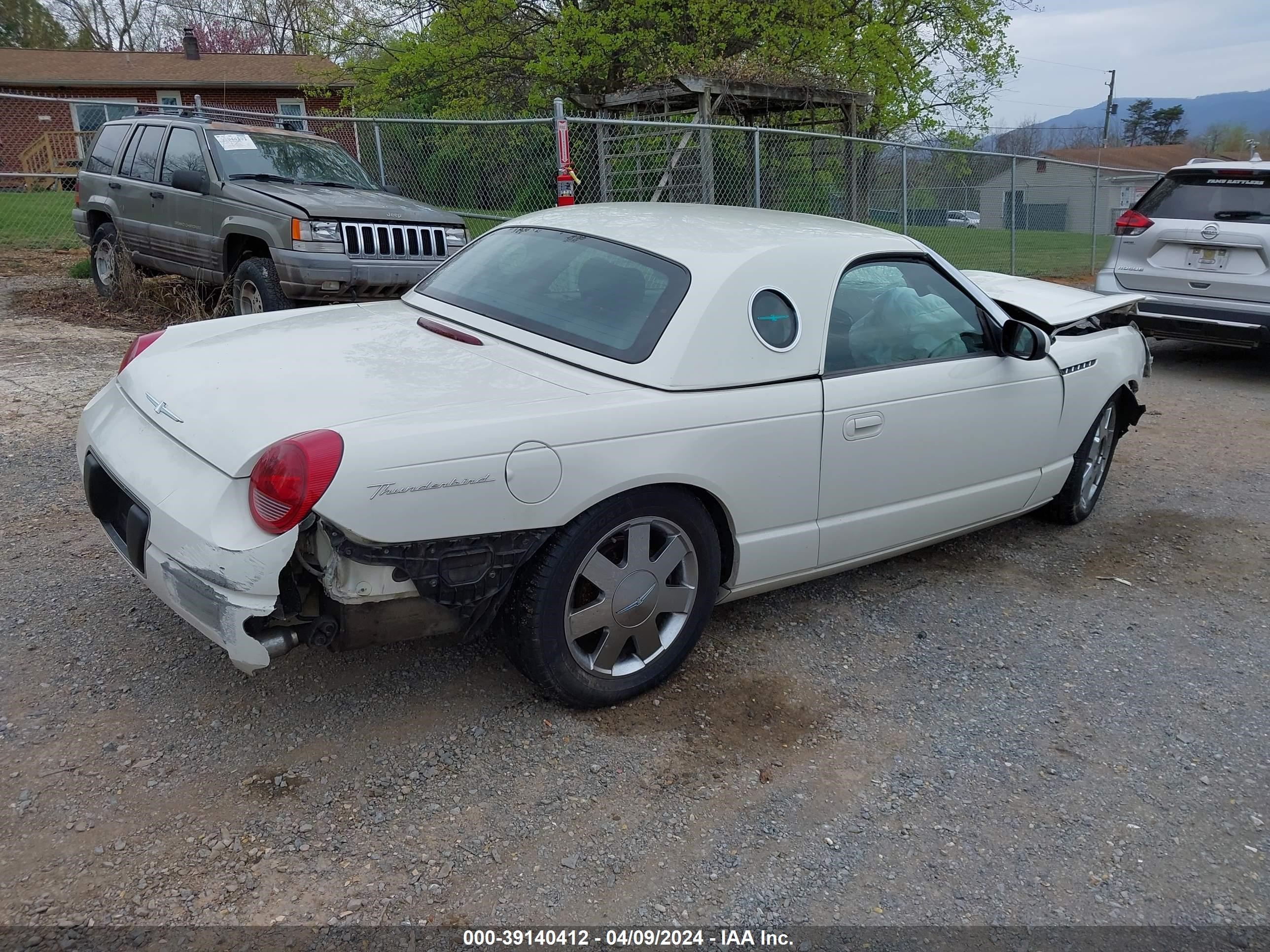 Photo 3 VIN: 1FAHP60A42Y101191 - FORD THUNDERBIRD 