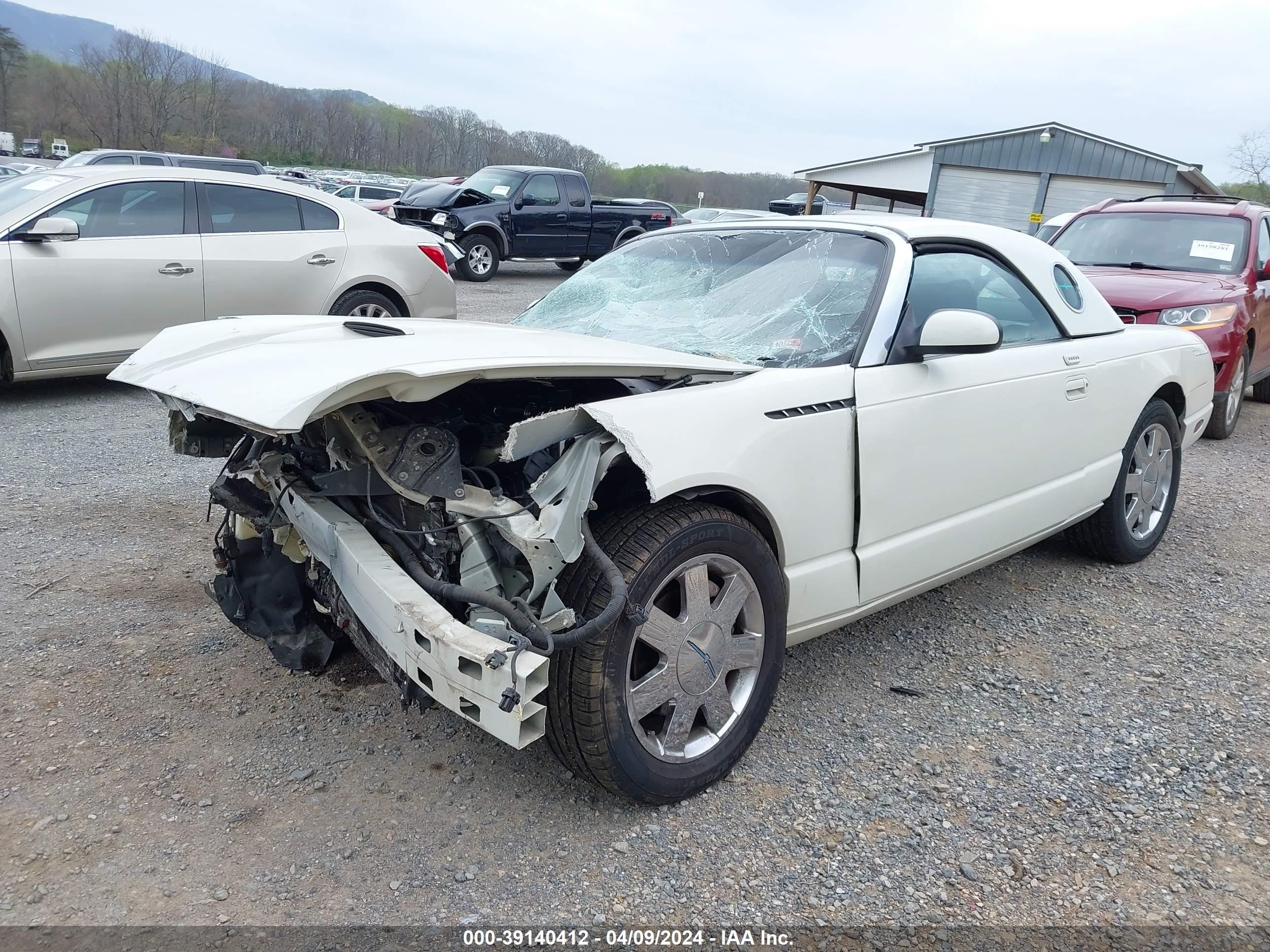 Photo 5 VIN: 1FAHP60A42Y101191 - FORD THUNDERBIRD 