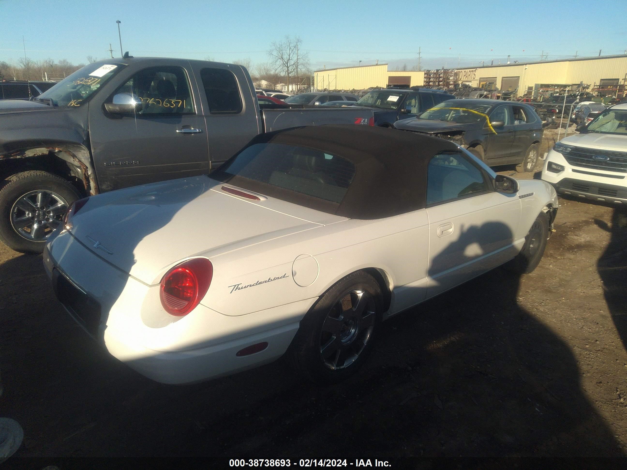 Photo 3 VIN: 1FAHP60A62Y118431 - FORD THUNDERBIRD 