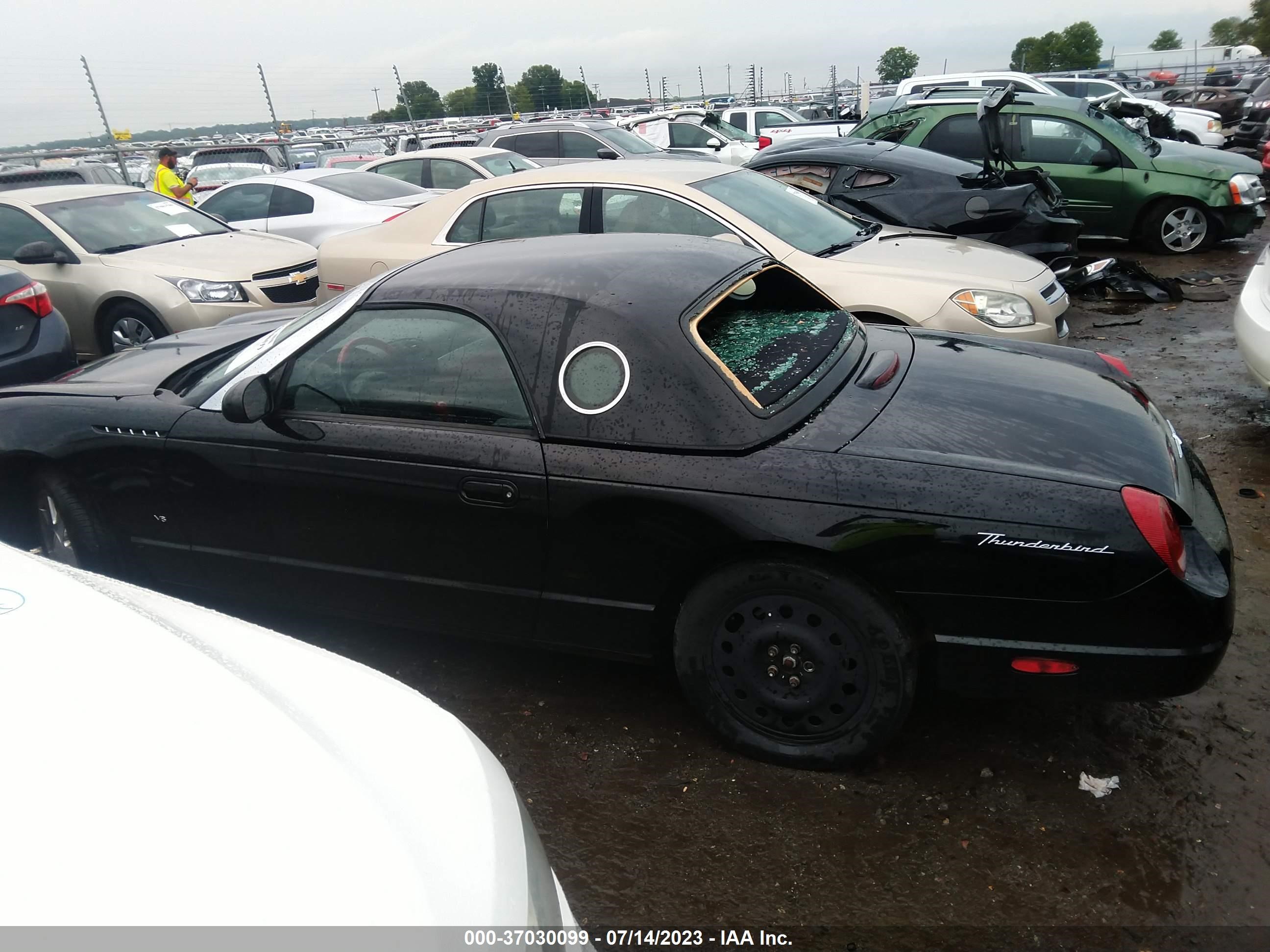 Photo 13 VIN: 1FAHP60A83Y105200 - FORD THUNDERBIRD 