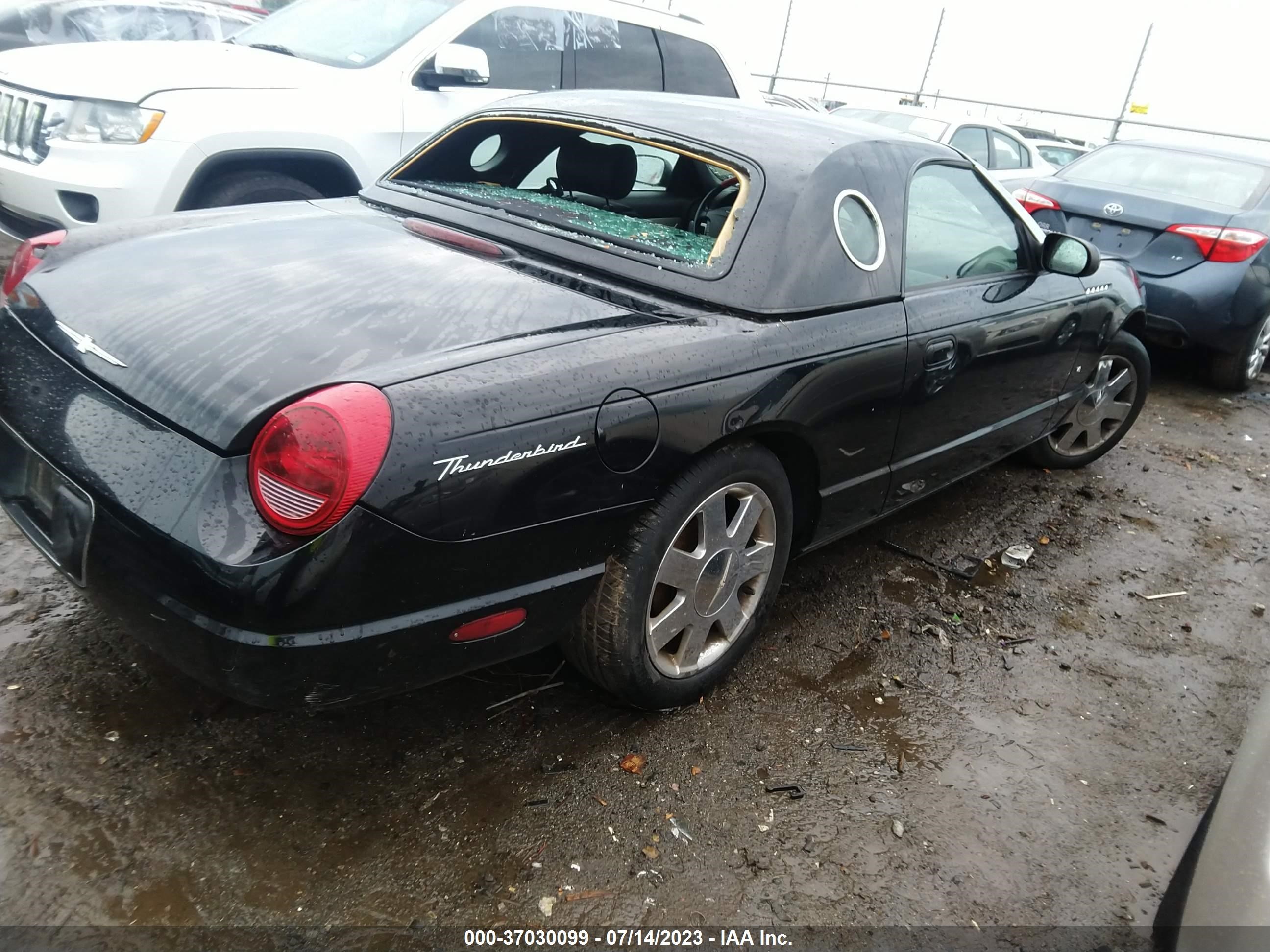 Photo 3 VIN: 1FAHP60A83Y105200 - FORD THUNDERBIRD 