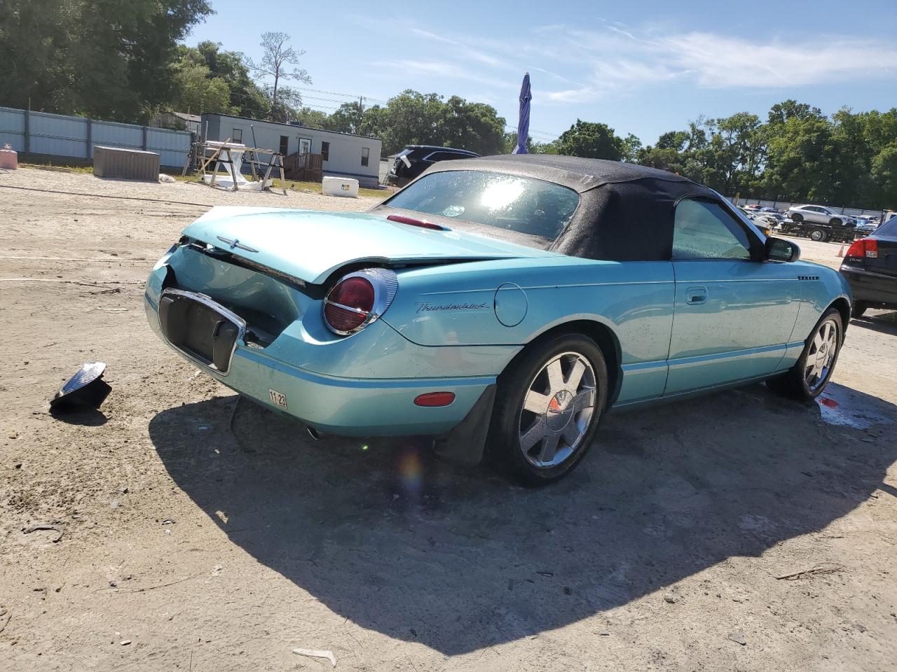 Photo 2 VIN: 1FAHP60A92Y129990 - FORD THUNDERBIRD 