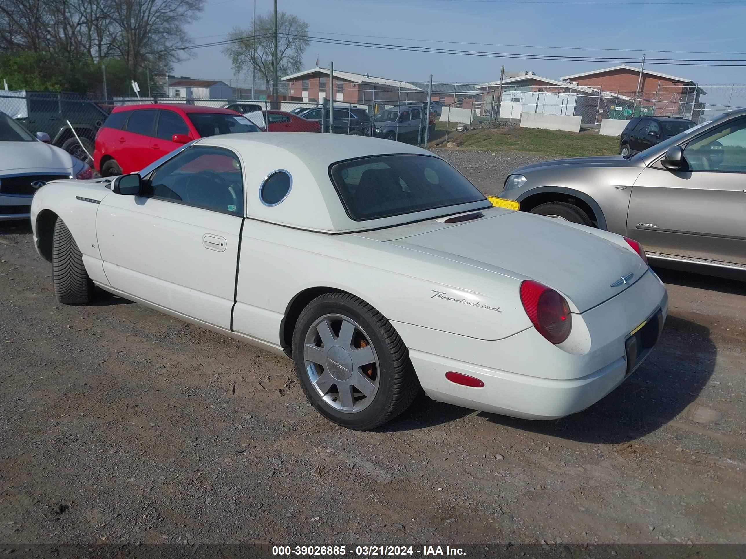 Photo 2 VIN: 1FAHP60AX3Y114593 - FORD THUNDERBIRD 