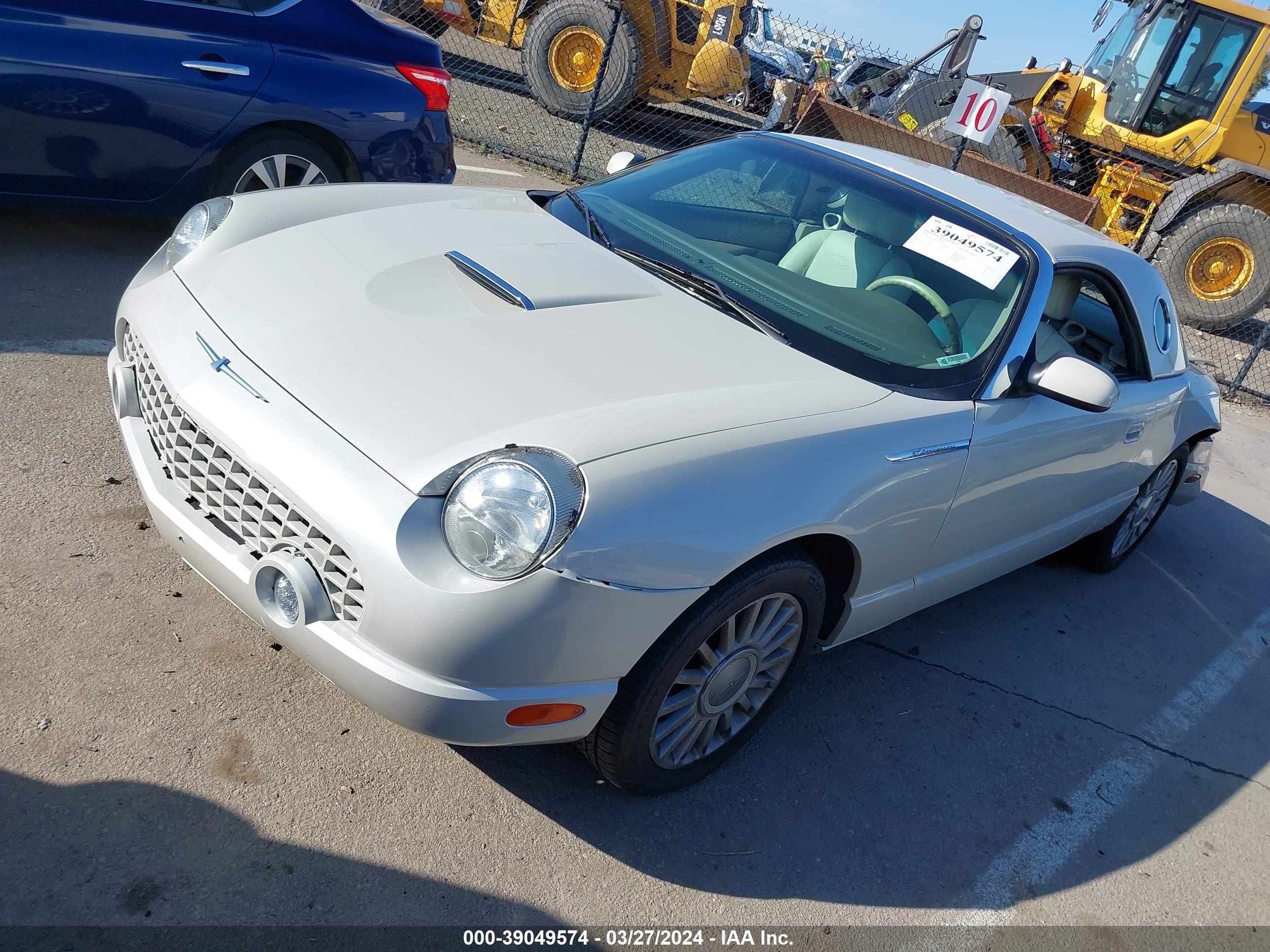 Photo 1 VIN: 1FAHP69A05Y105049 - FORD THUNDERBIRD 