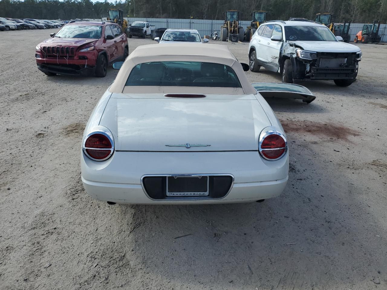 Photo 5 VIN: 1FAHP69A05Y107156 - FORD THUNDERBIRD 