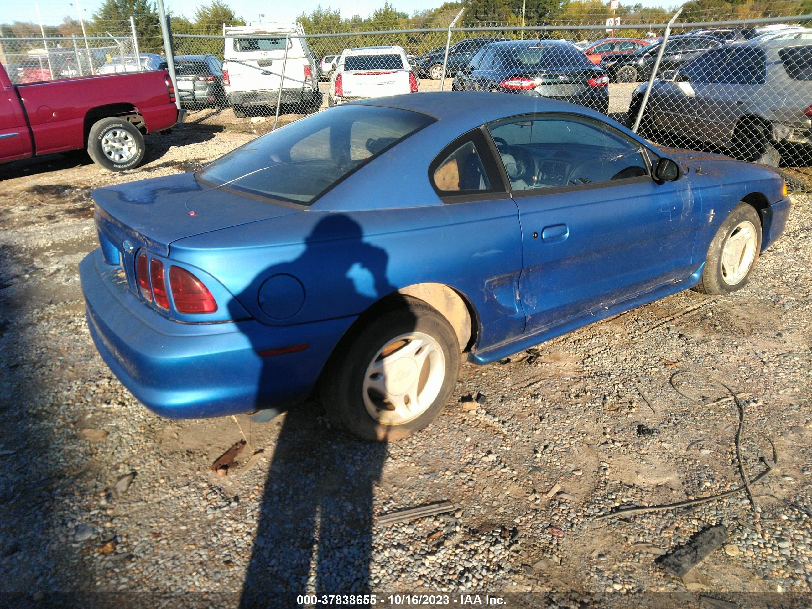 Photo 3 VIN: 1FALP4044TF159310 - FORD MUSTANG 