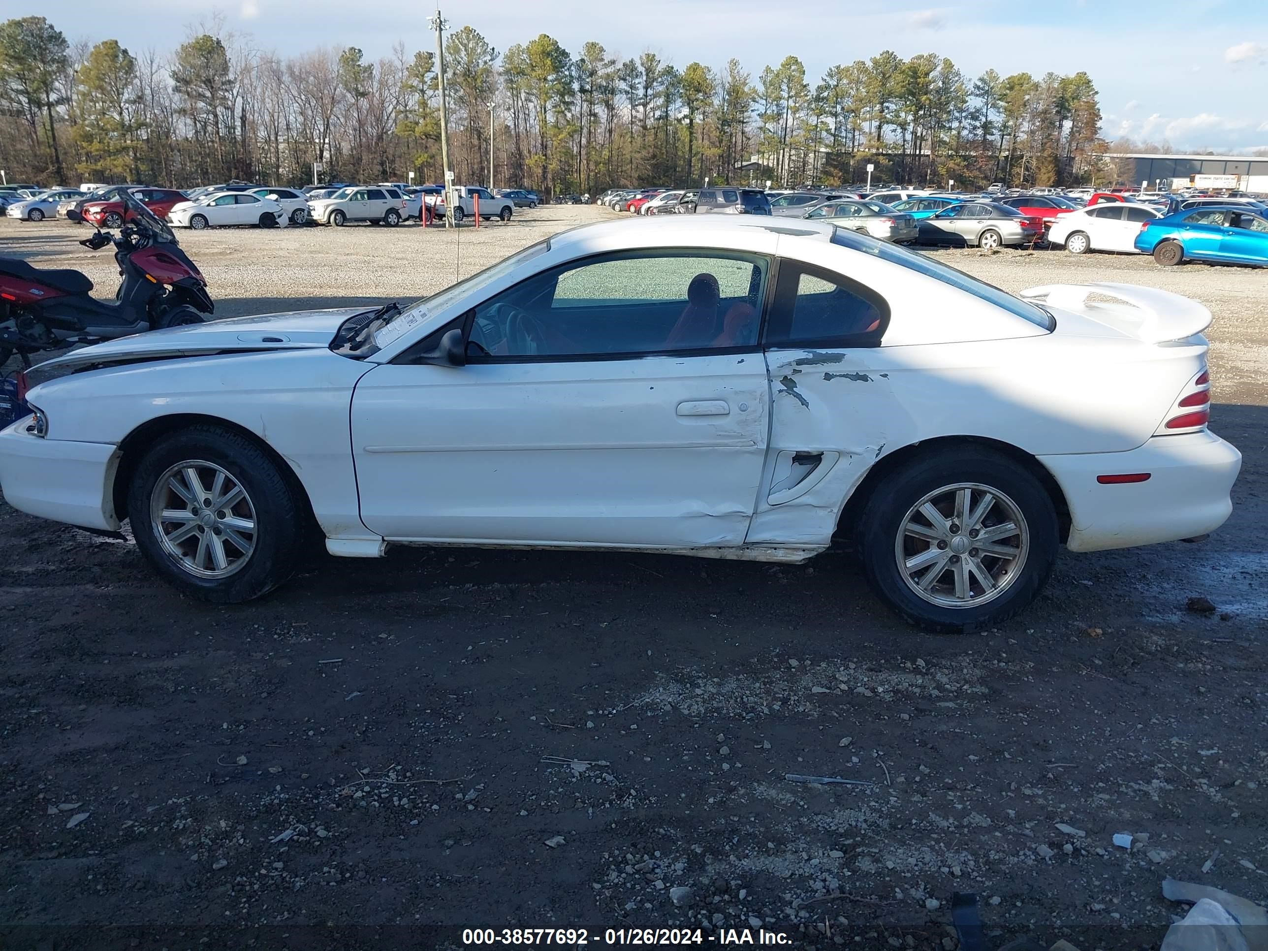 Photo 13 VIN: 1FALP4046SF133404 - FORD MUSTANG 