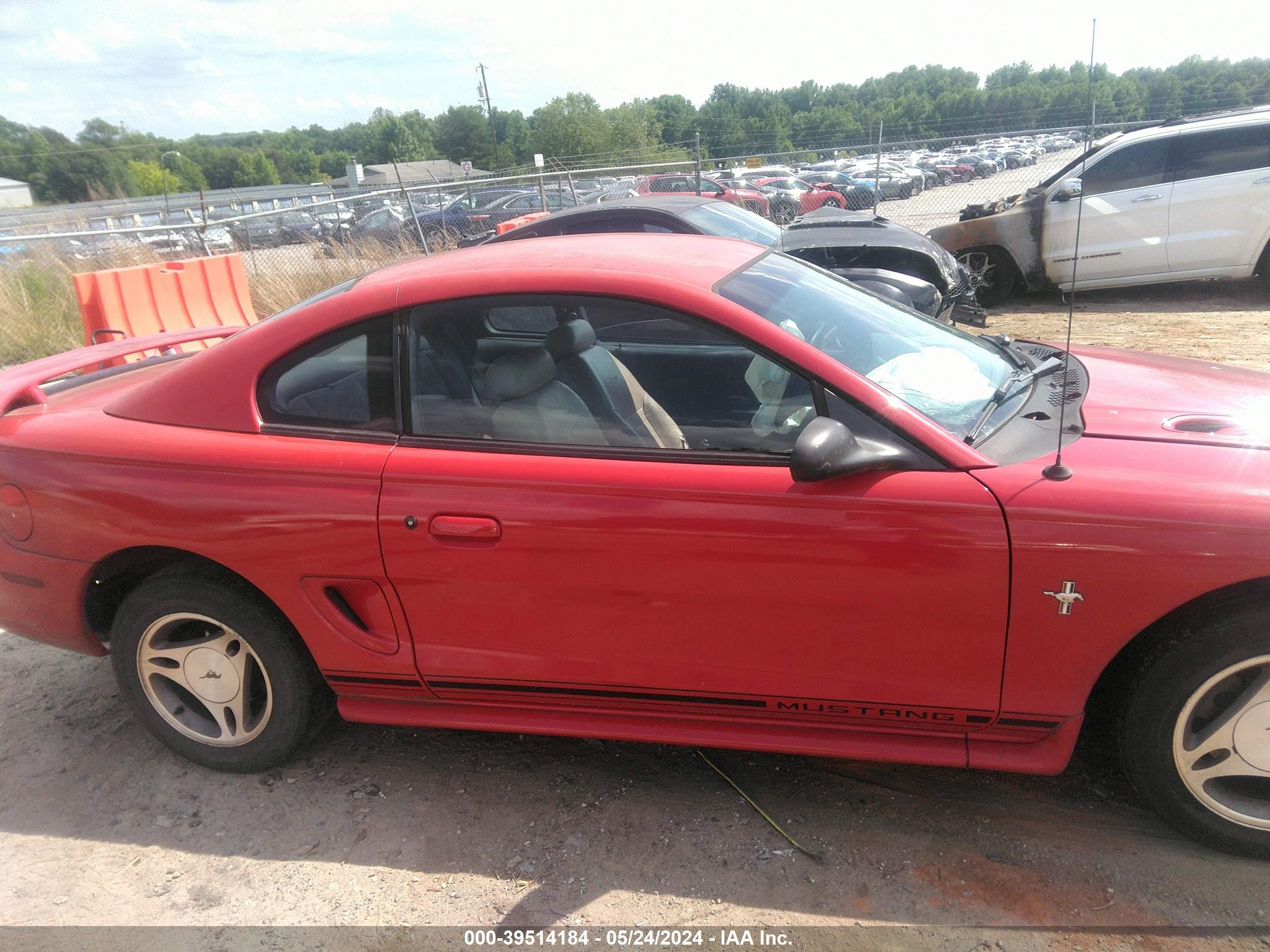 Photo 12 VIN: 1FALP404XVF200882 - FORD MUSTANG 