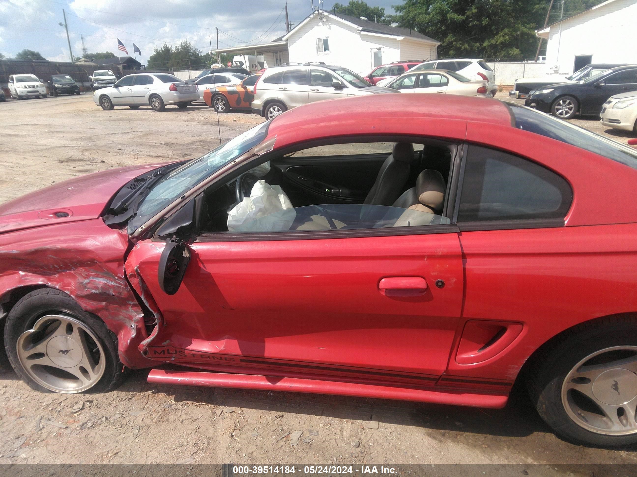 Photo 13 VIN: 1FALP404XVF200882 - FORD MUSTANG 