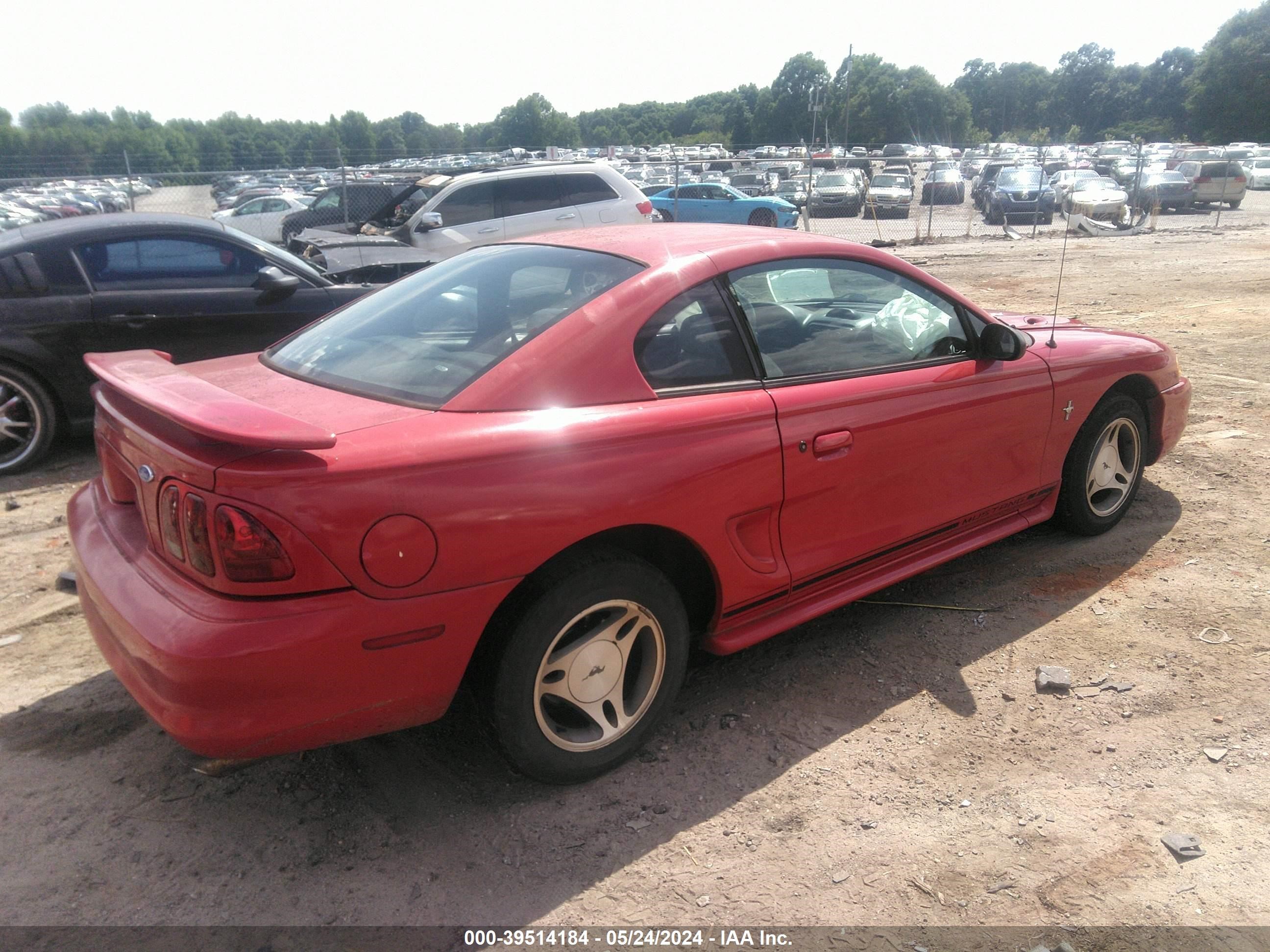 Photo 3 VIN: 1FALP404XVF200882 - FORD MUSTANG 