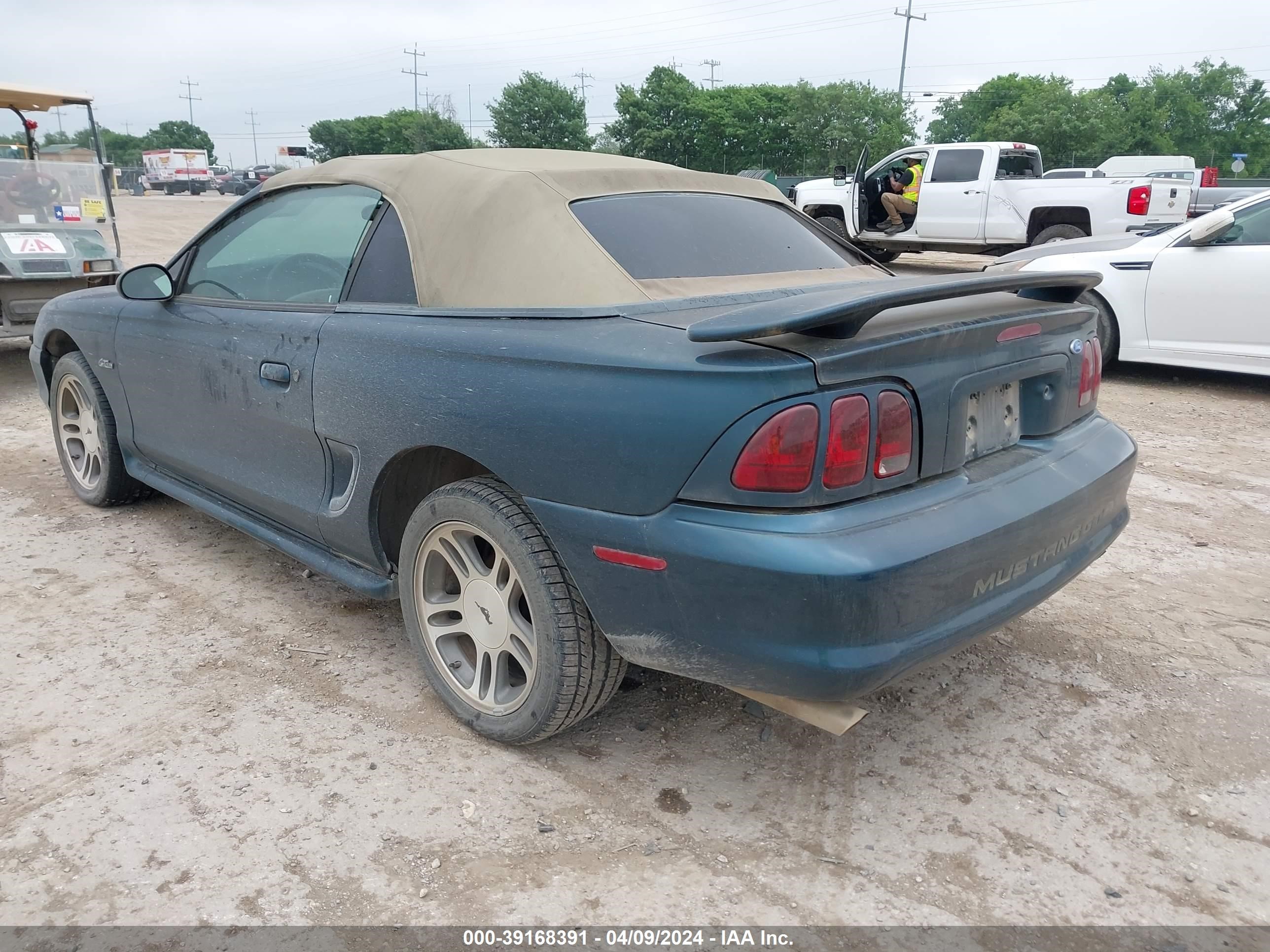 Photo 2 VIN: 1FALP45X3VF186696 - FORD MUSTANG 