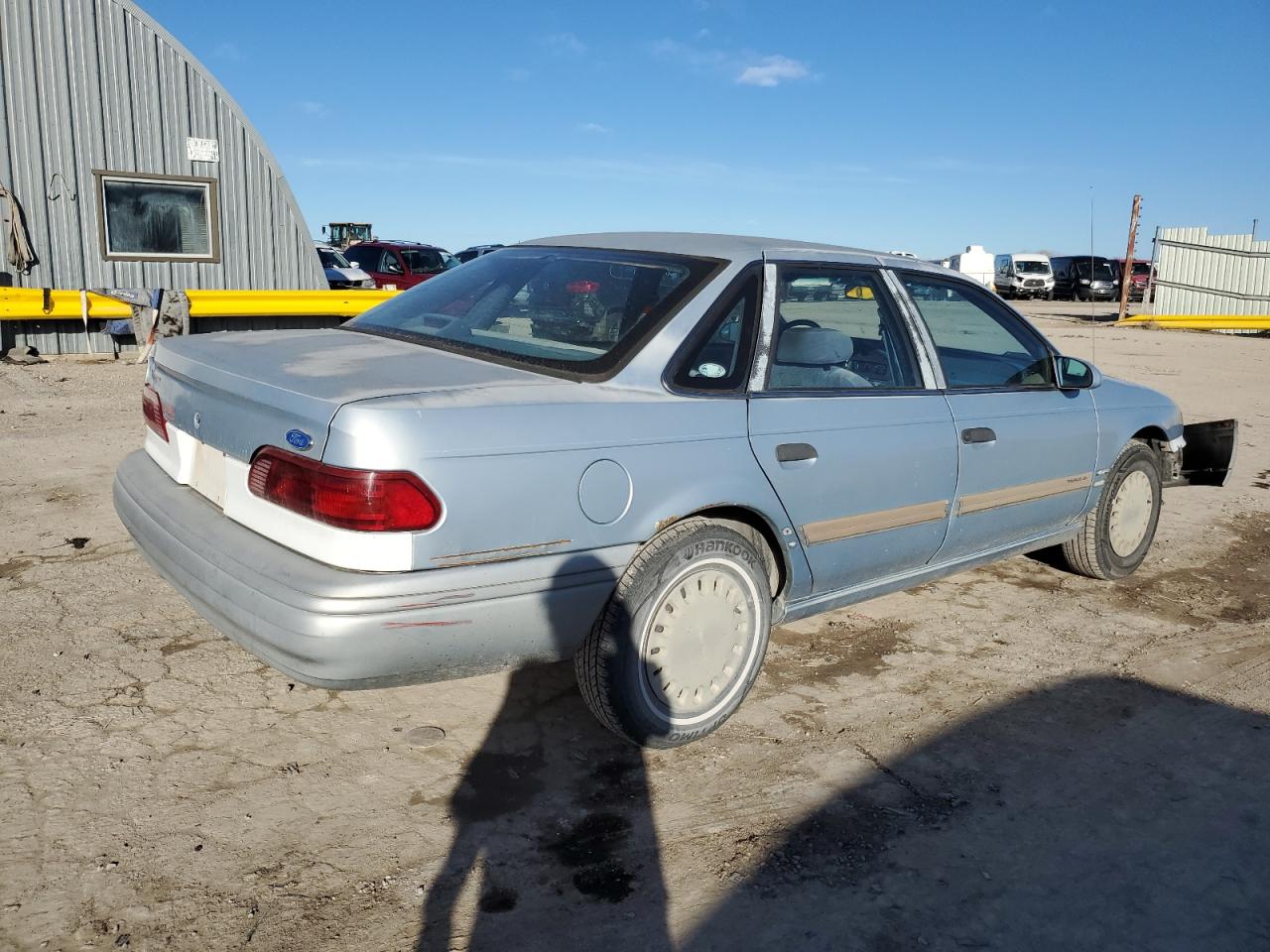 Photo 2 VIN: 1FALP5240PA158659 - FORD TAURUS 