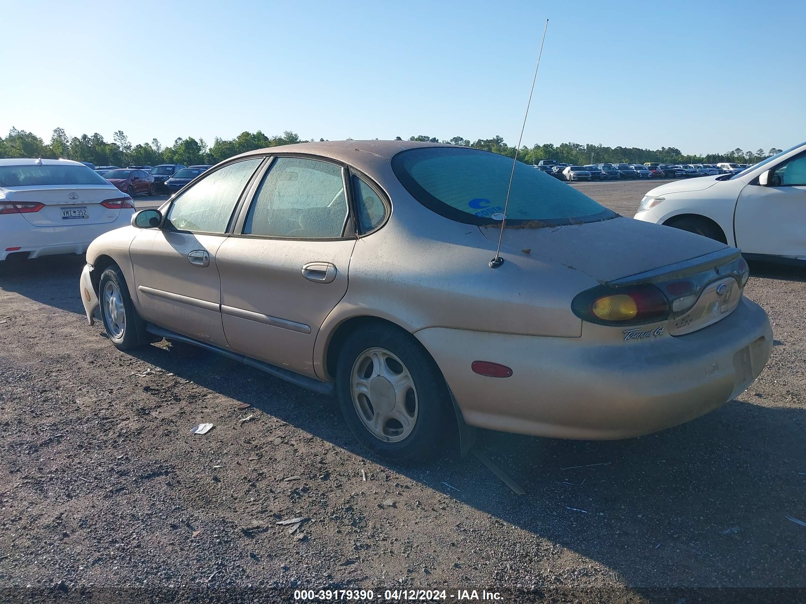 Photo 2 VIN: 1FALP52U8VG127055 - FORD TAURUS 