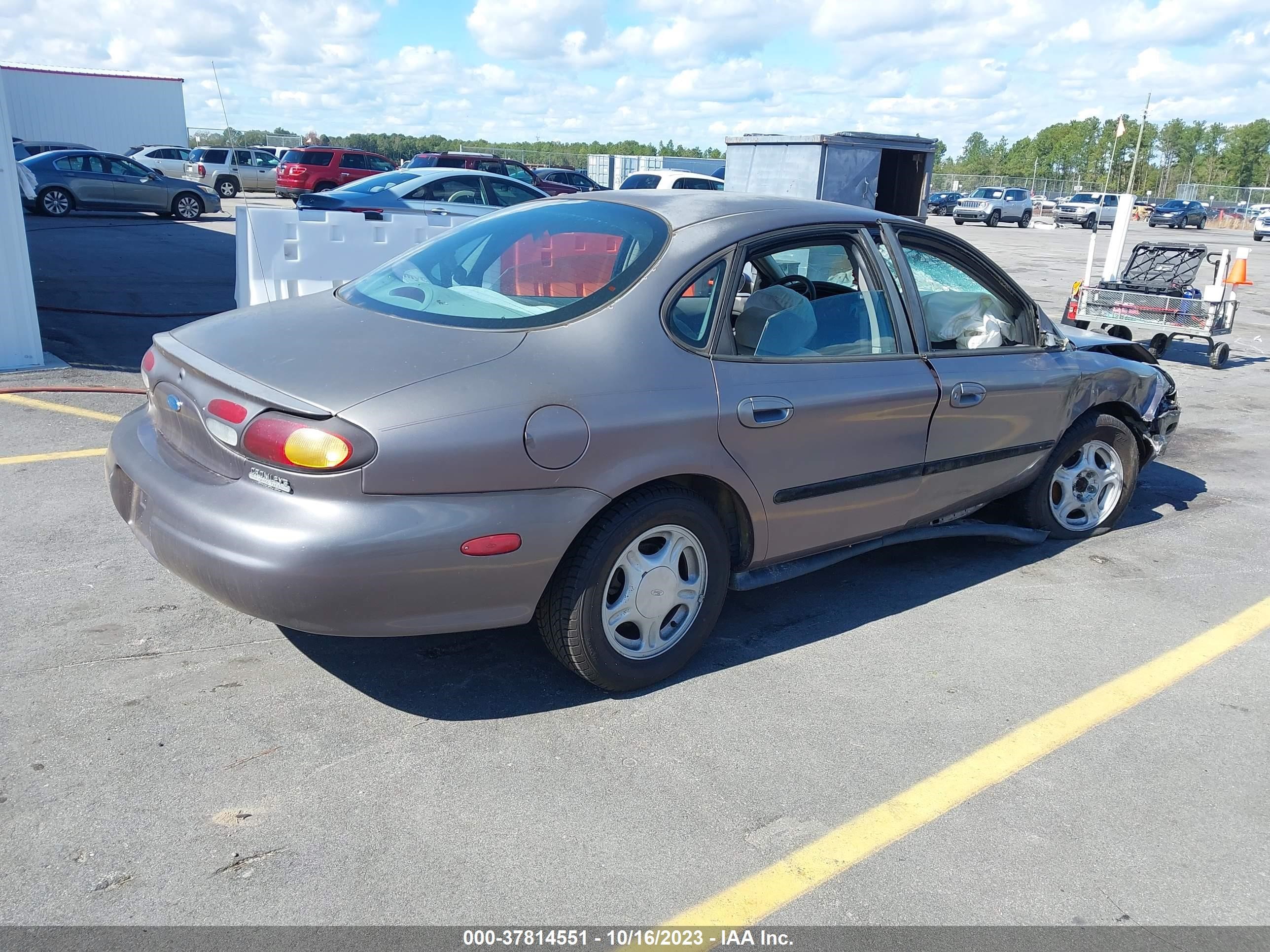 Photo 3 VIN: 1FALP52UXTA235113 - FORD TAURUS 