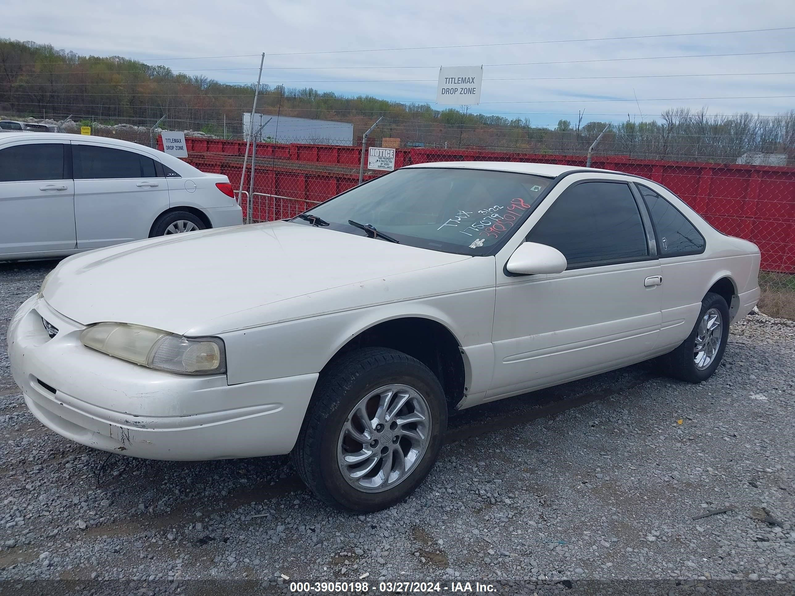 Photo 1 VIN: 1FALP62W0TH175079 - FORD THUNDERBIRD 