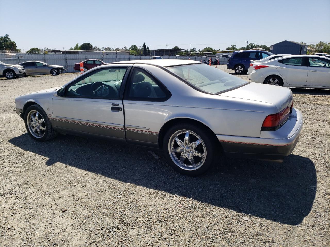 Photo 1 VIN: 1FALP62W4SH157019 - FORD THUNDERBIRD 