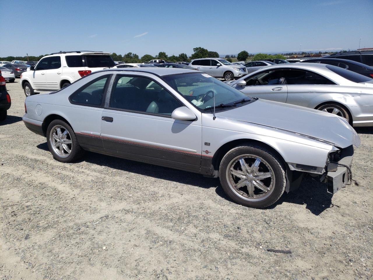 Photo 3 VIN: 1FALP62W4SH157019 - FORD THUNDERBIRD 