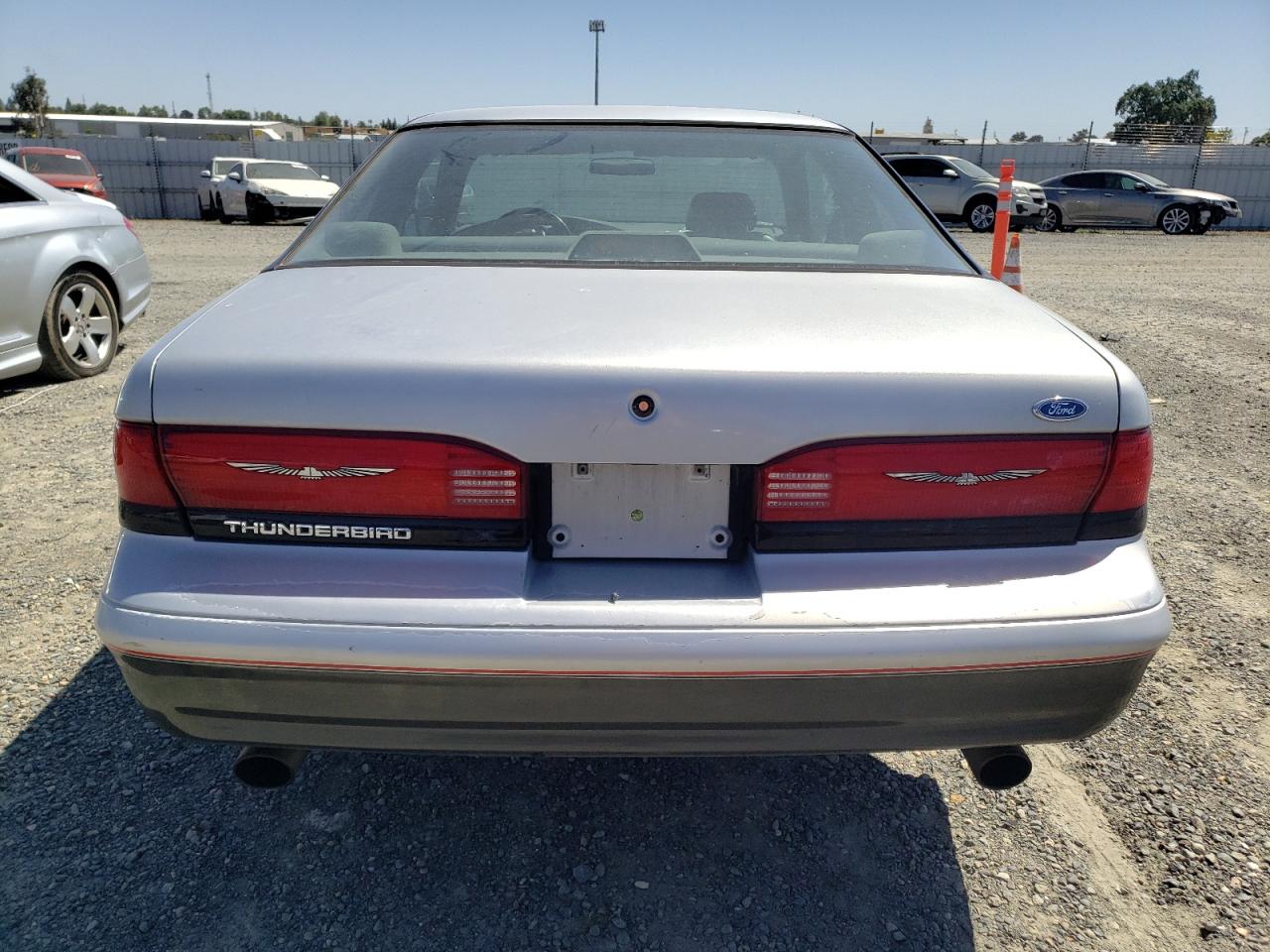 Photo 5 VIN: 1FALP62W4SH157019 - FORD THUNDERBIRD 