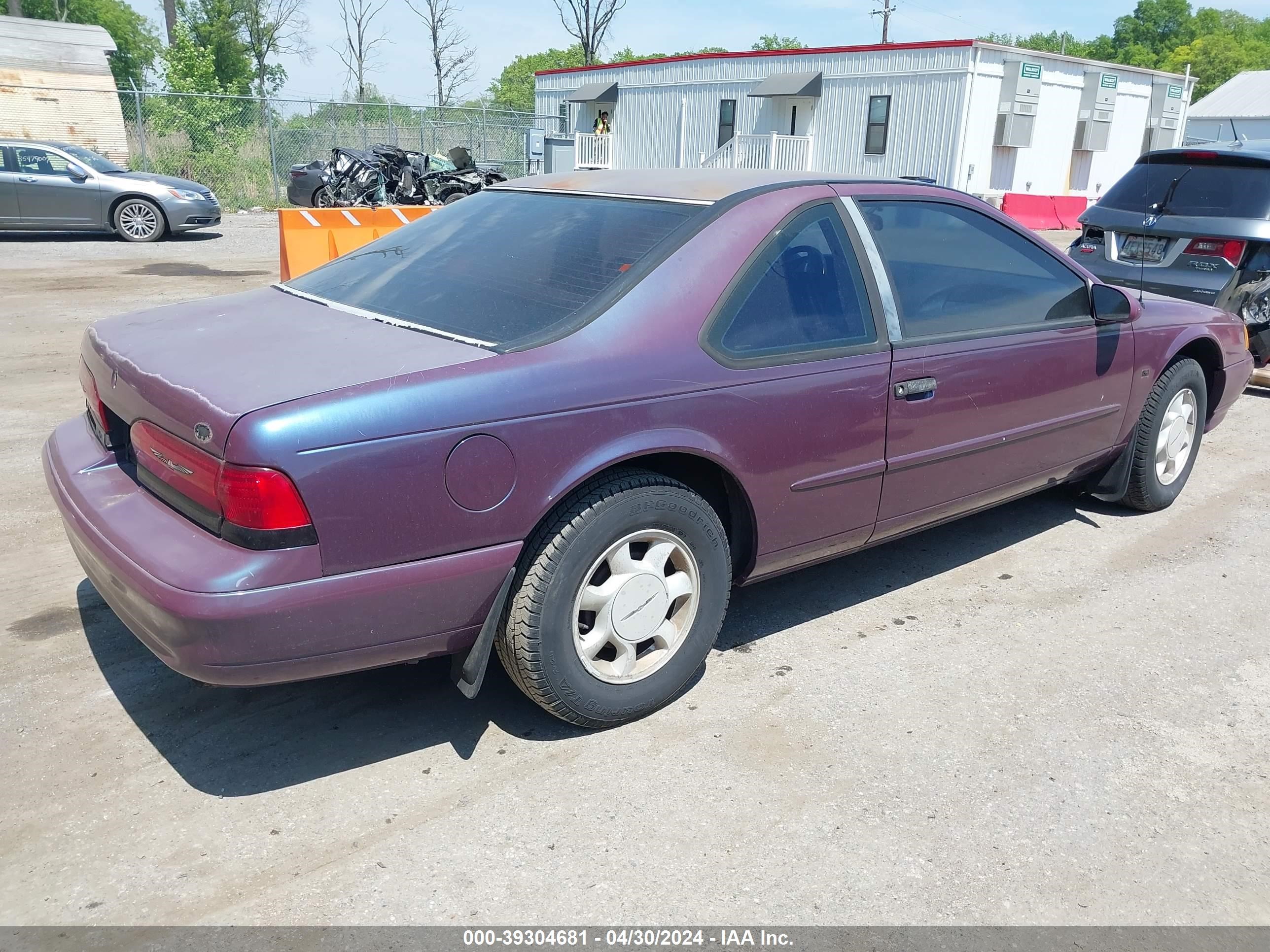 Photo 3 VIN: 1FALP62WXSH126227 - FORD THUNDERBIRD 