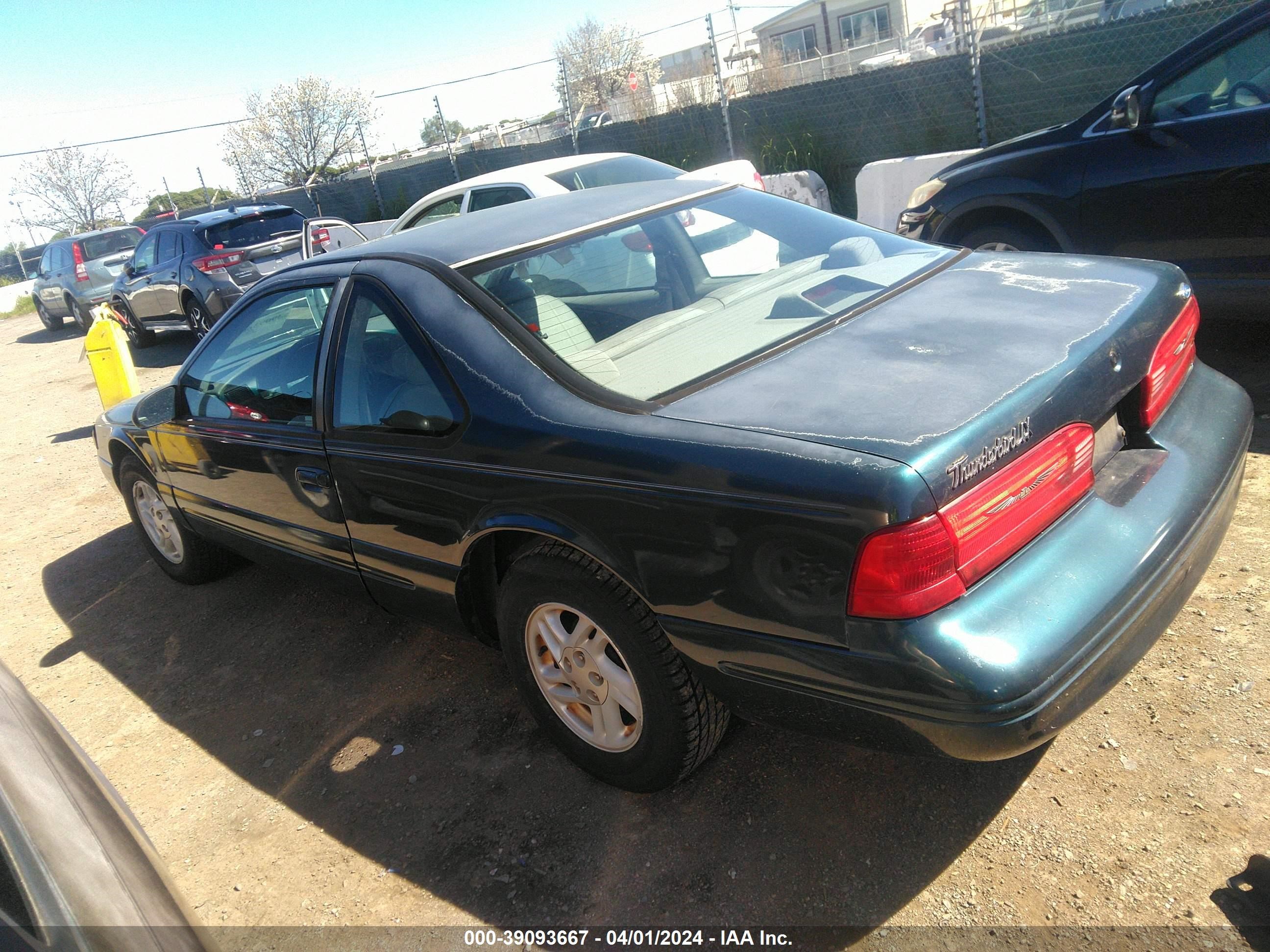 Photo 2 VIN: 1FALP62WXTH111700 - FORD THUNDERBIRD 