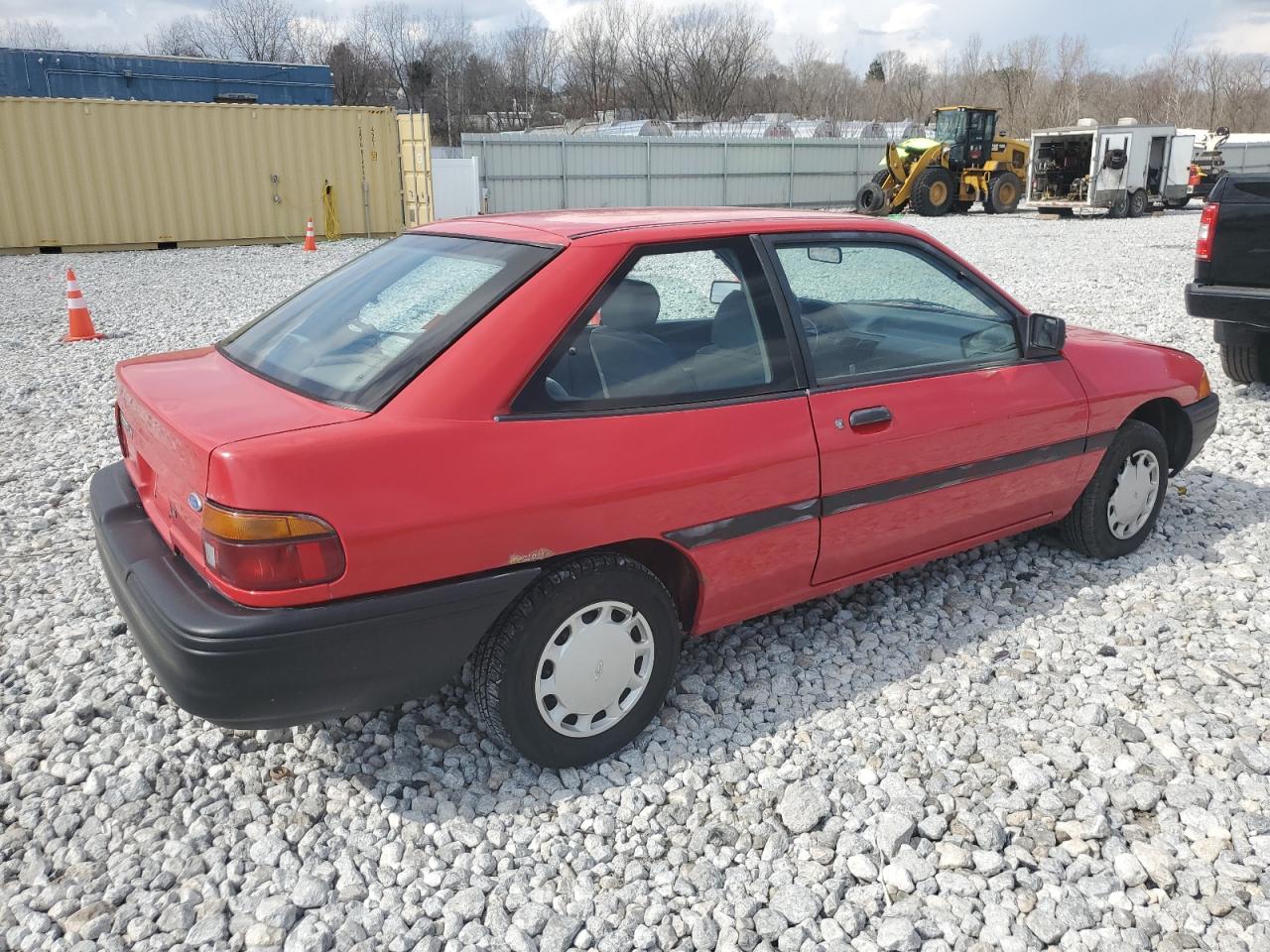 Photo 2 VIN: 1FAPP11J8NW173217 - FORD ESCORT 