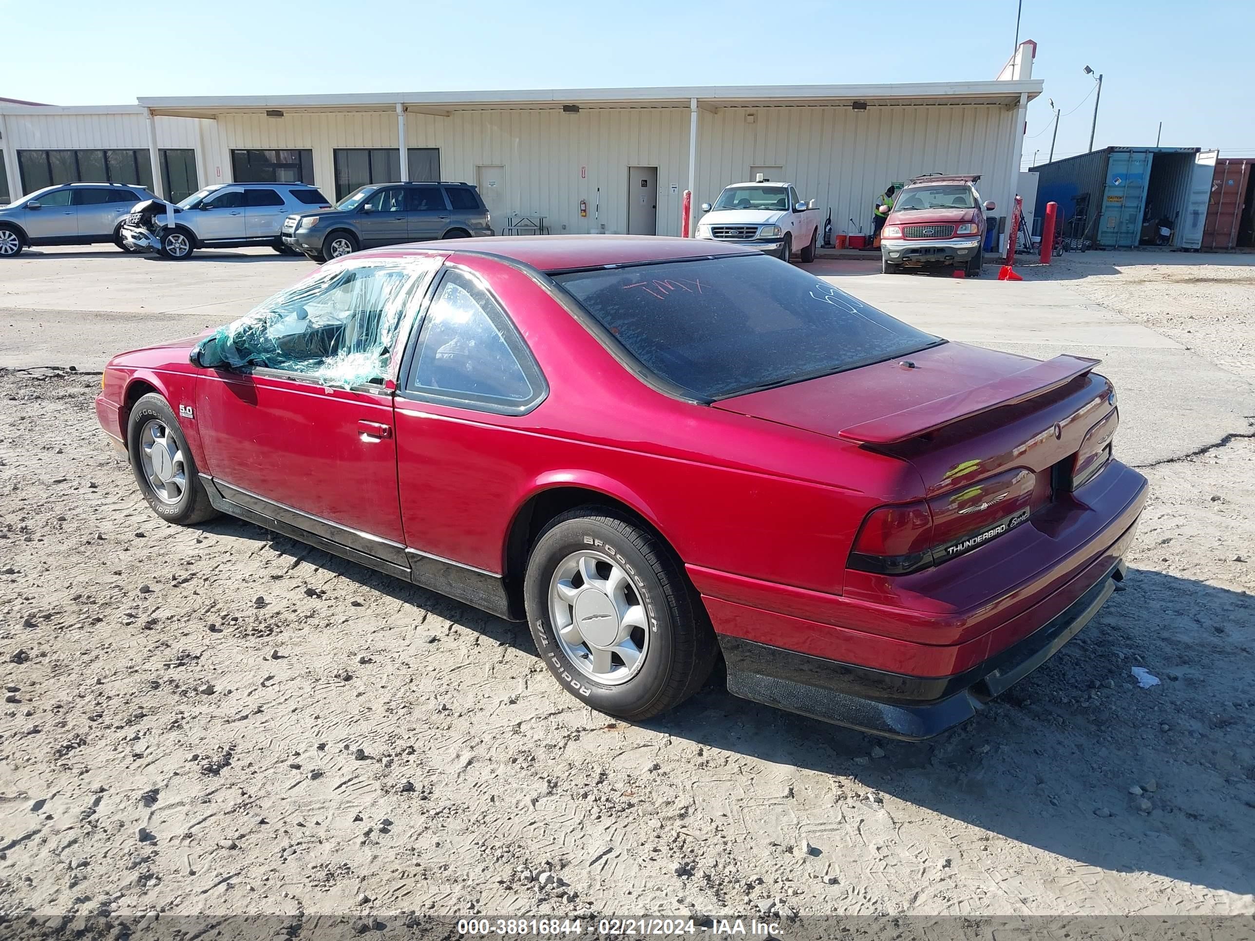 Photo 2 VIN: 1FAPP60TXNH100127 - FORD THUNDERBIRD 