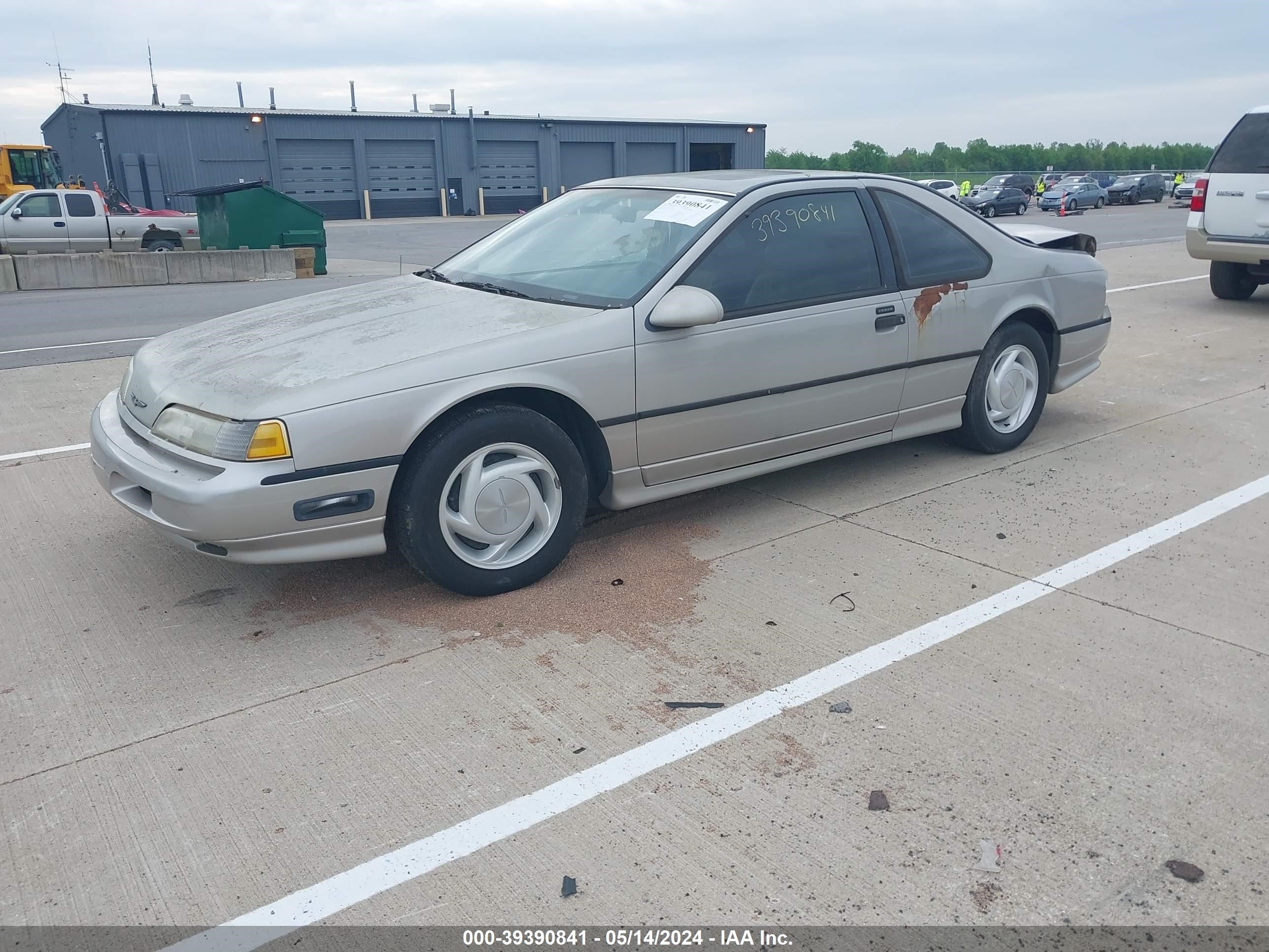 Photo 1 VIN: 1FAPP64R1KH157956 - FORD THUNDERBIRD 