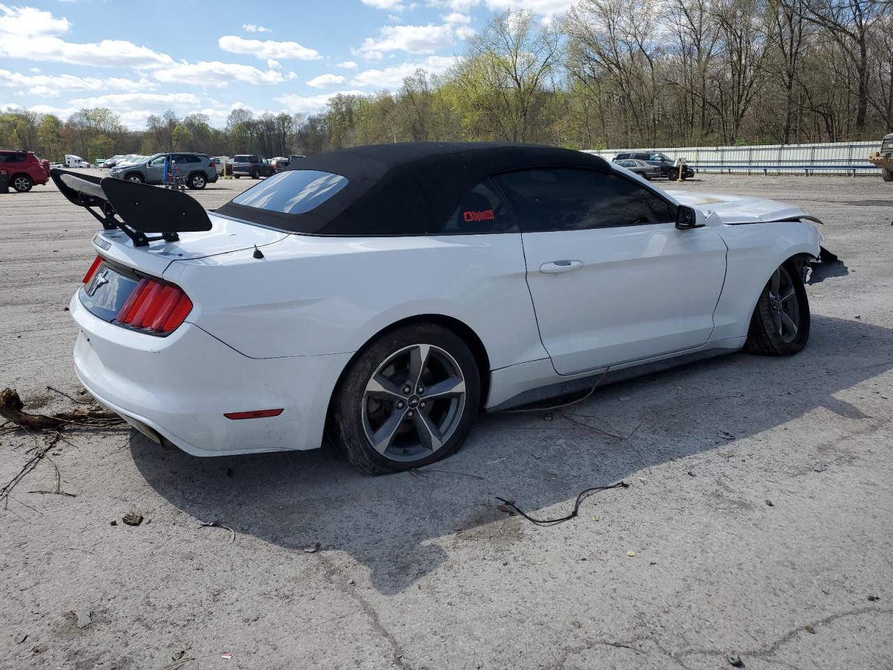 Photo 2 VIN: 1FATP8EM1F5372161 - FORD MUSTANG 