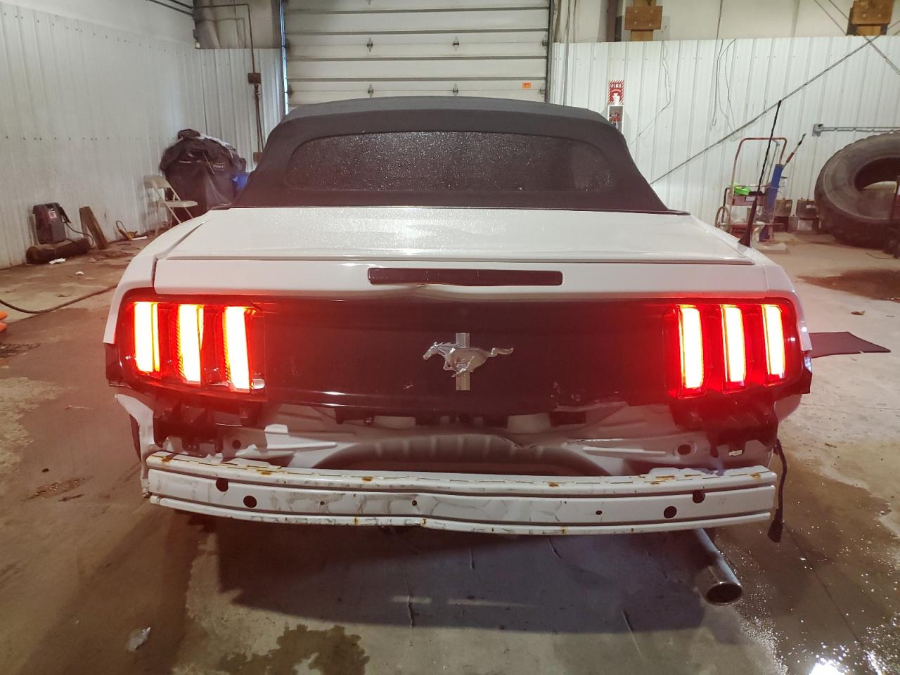 Photo 5 VIN: 1FATP8EMXF5359697 - FORD MUSTANG 