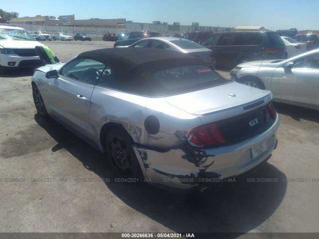 Photo 2 VIN: 1FATP8FF0J5115811 - FORD MUSTANG 