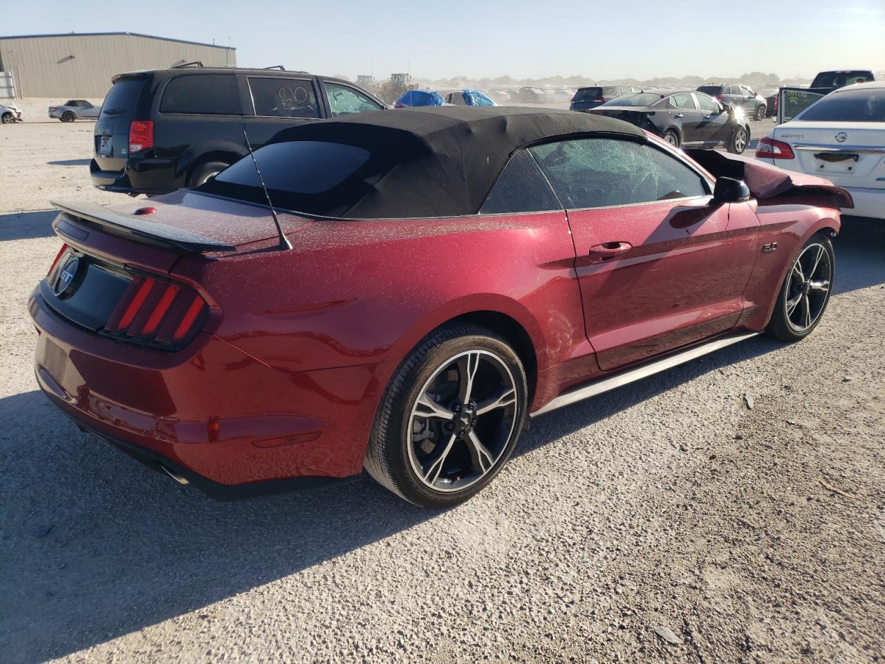 Photo 2 VIN: 1FATP8FF2H5286795 - FORD MUSTANG 