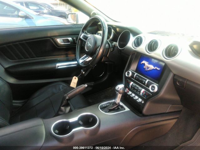 Photo 4 VIN: 1FATP8FF6K5161709 - FORD MUSTANG 