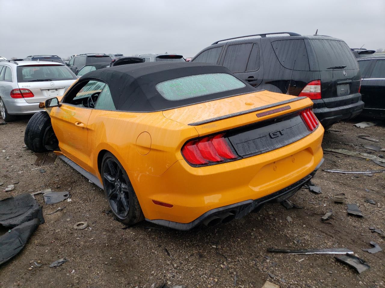 Photo 2 VIN: 1FATP8FF7J5136686 - FORD MUSTANG 