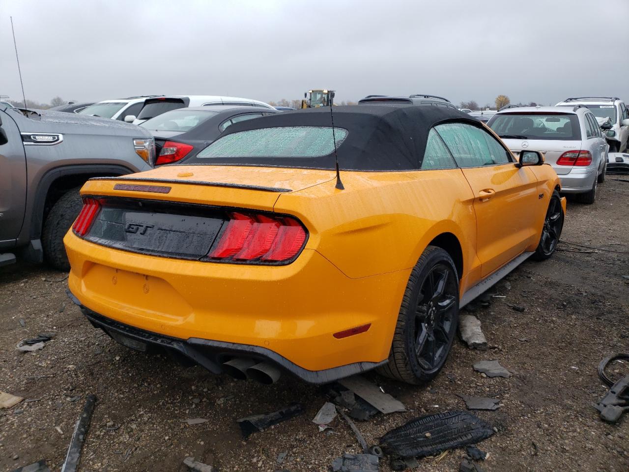 Photo 3 VIN: 1FATP8FF7J5136686 - FORD MUSTANG 