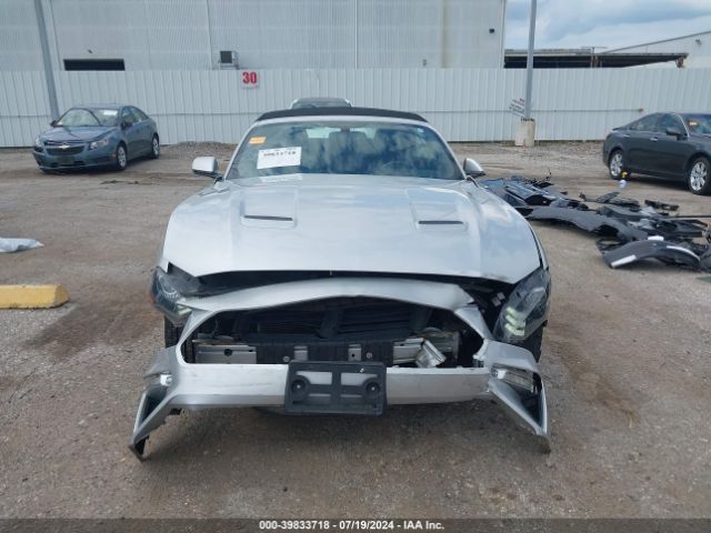 Photo 5 VIN: 1FATP8UH0J5105820 - FORD MUSTANG 