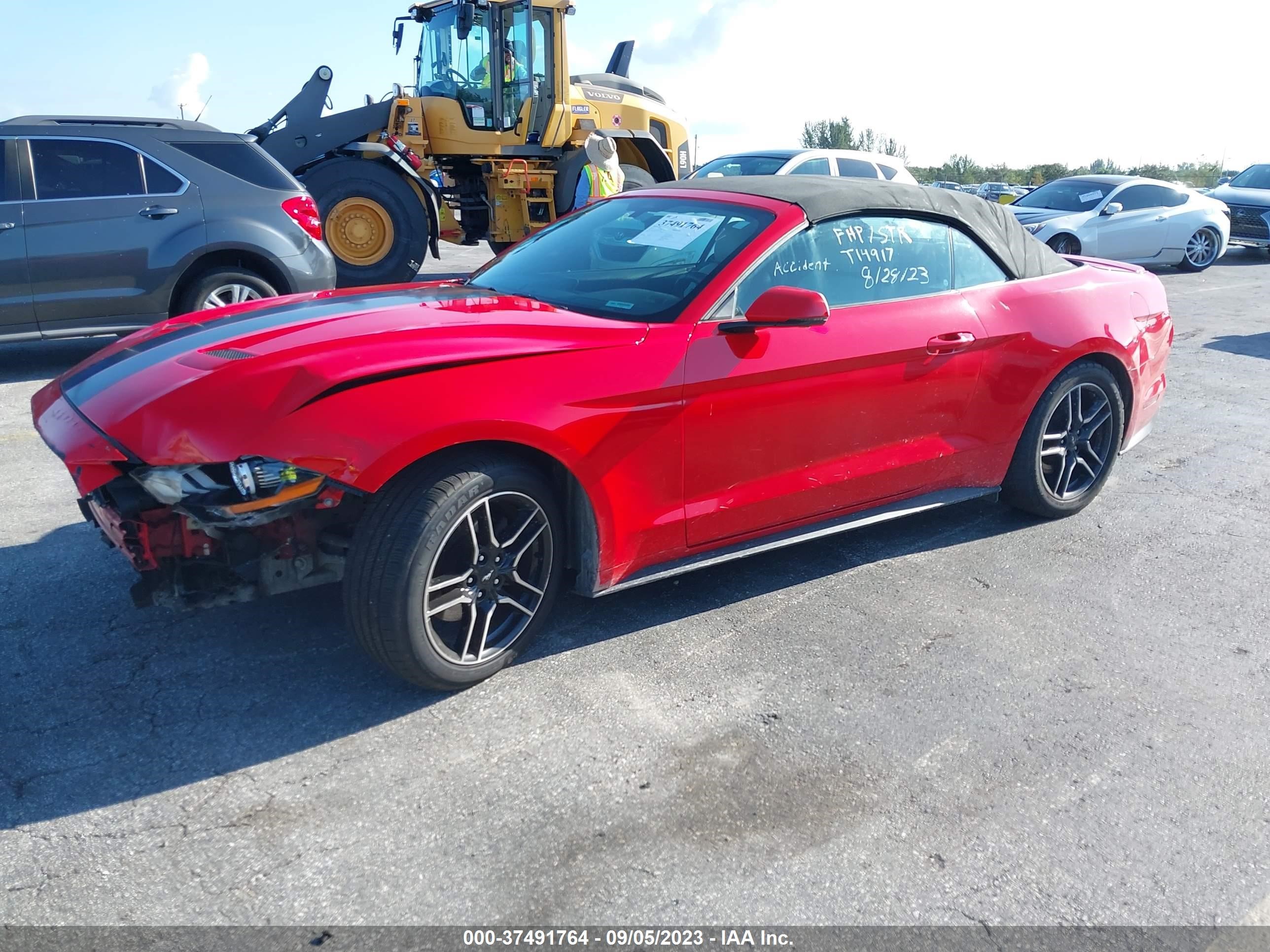 Photo 1 VIN: 1FATP8UH0J5138705 - FORD MUSTANG 