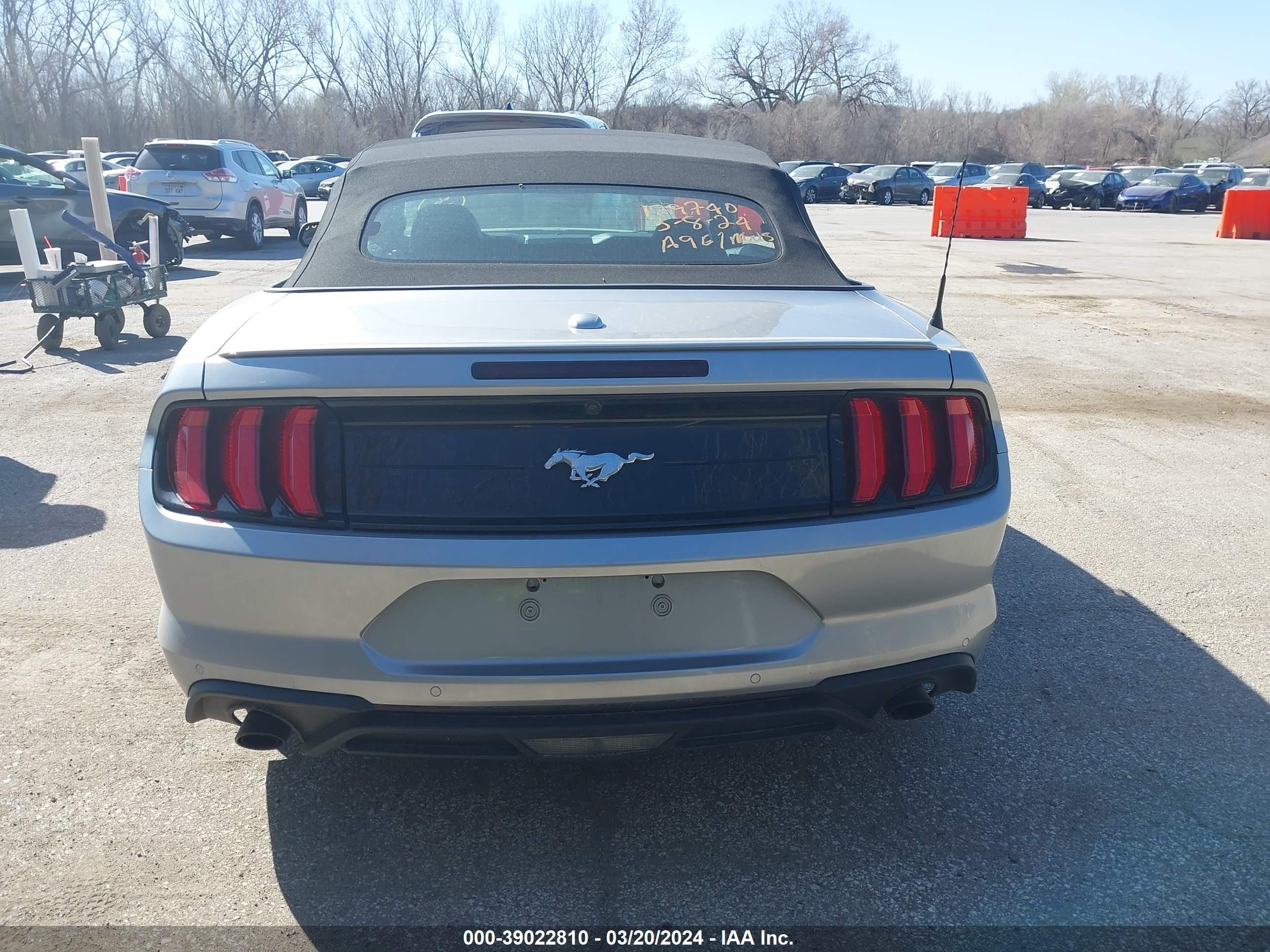 Photo 16 VIN: 1FATP8UH0N5124292 - FORD MUSTANG 