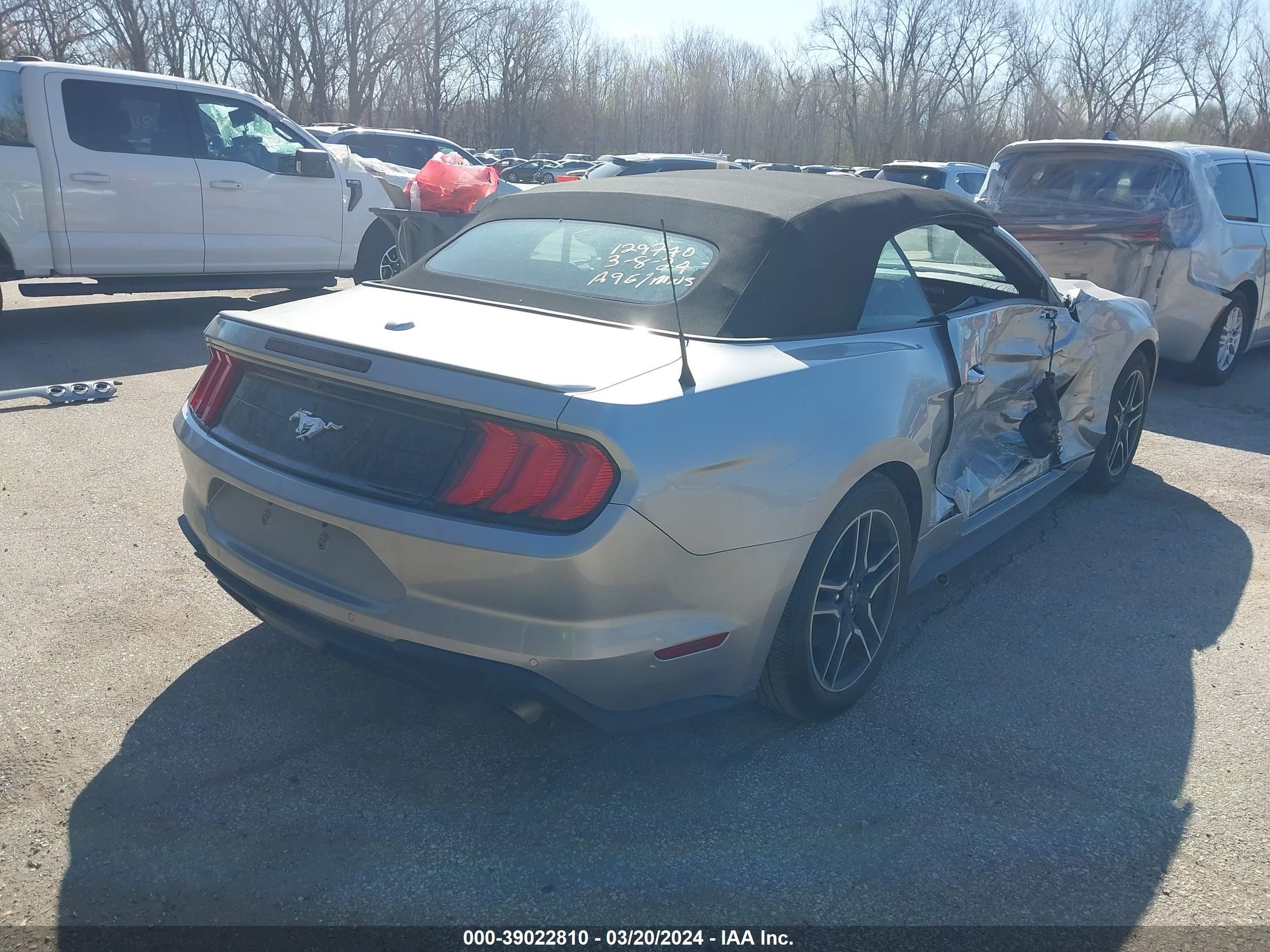 Photo 3 VIN: 1FATP8UH0N5124292 - FORD MUSTANG 