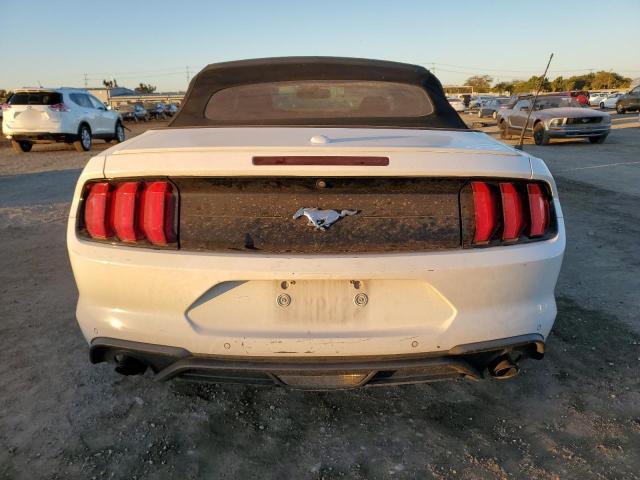 Photo 5 VIN: 1FATP8UH1J5110315 - FORD MUSTANG 