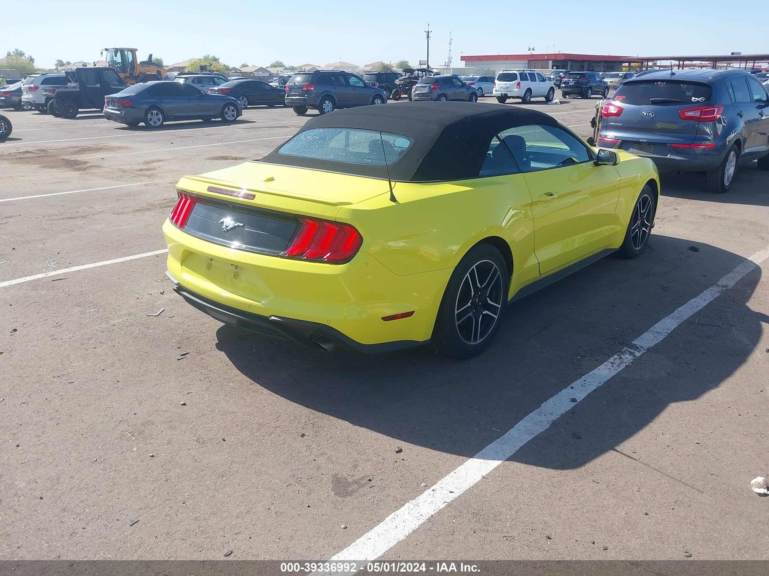 Photo 3 VIN: 1FATP8UH1M5122694 - FORD MUSTANG 