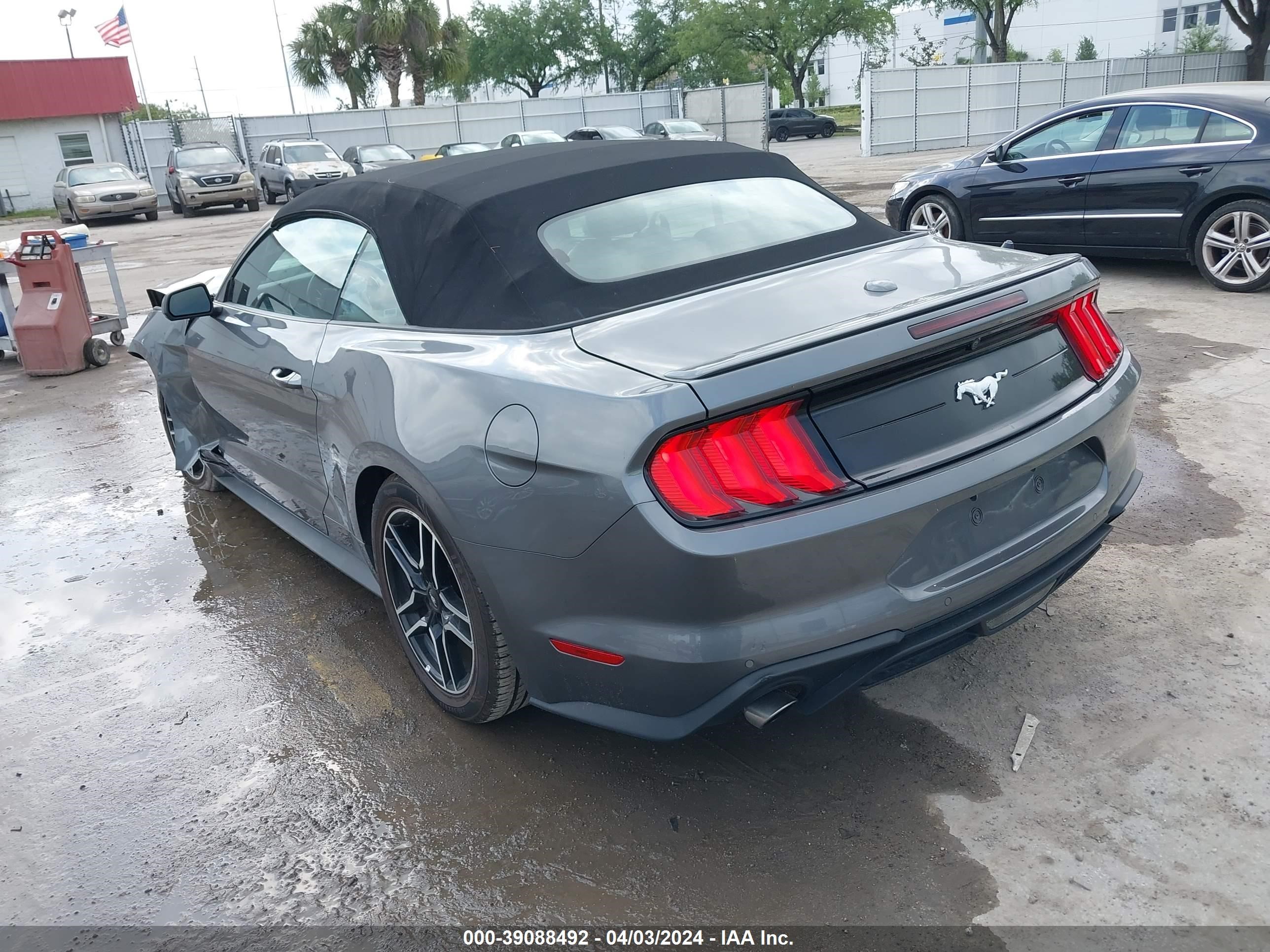 Photo 2 VIN: 1FATP8UH1N5100535 - FORD MUSTANG 